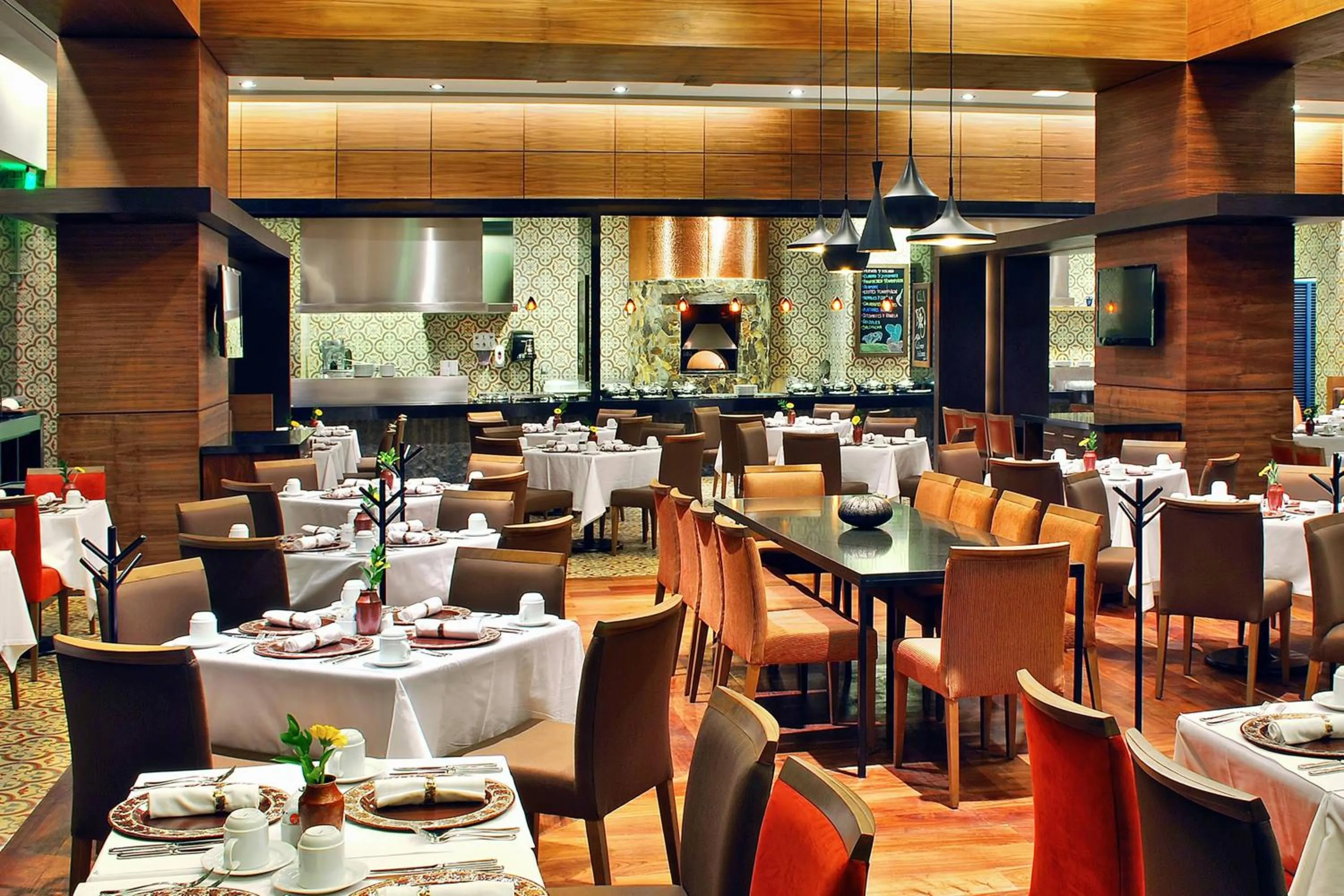 Restaurant/places to eat in JW Marriott Hotel Mexico City Santa Fe