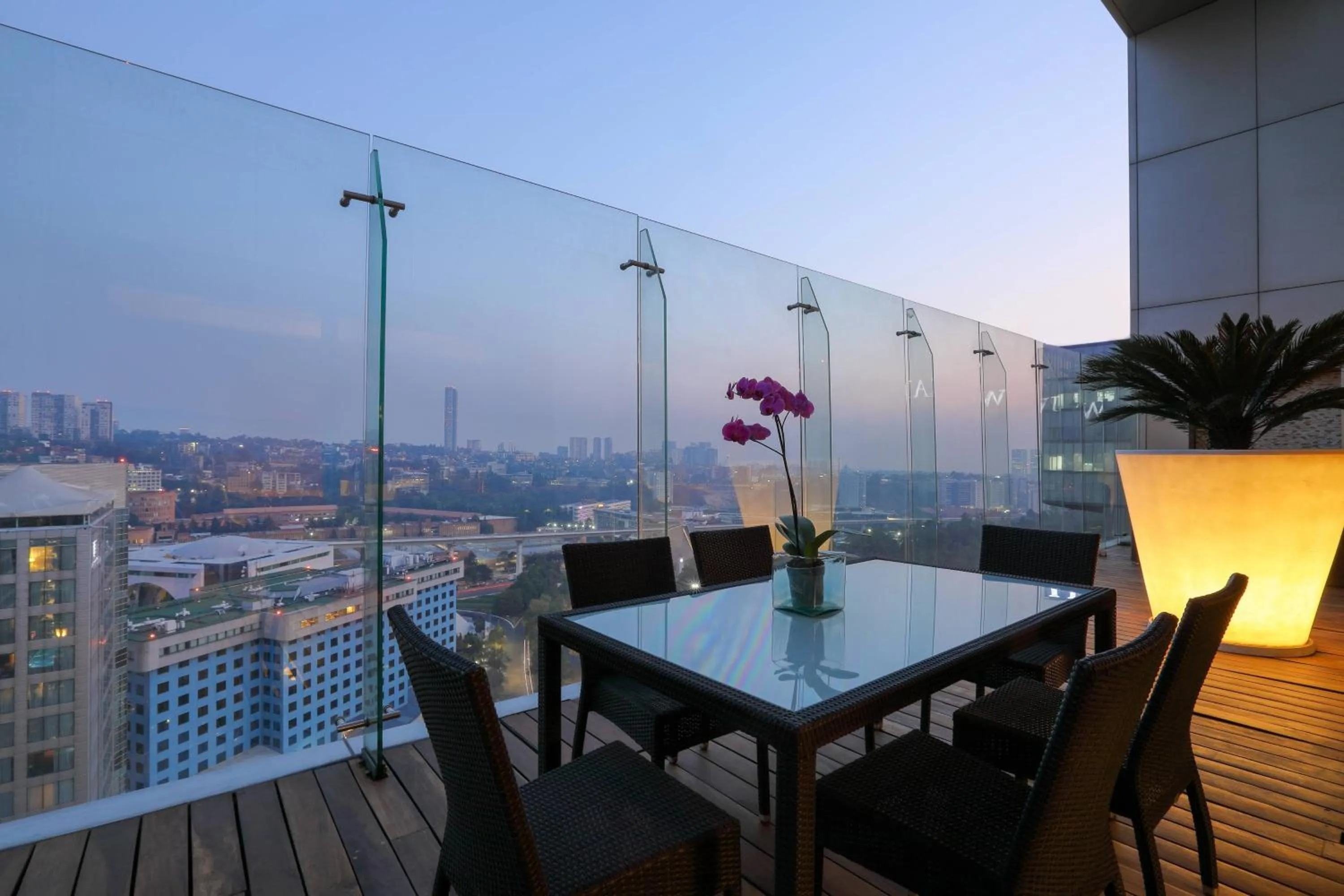 Lounge or bar in JW Marriott Hotel Mexico City Santa Fe