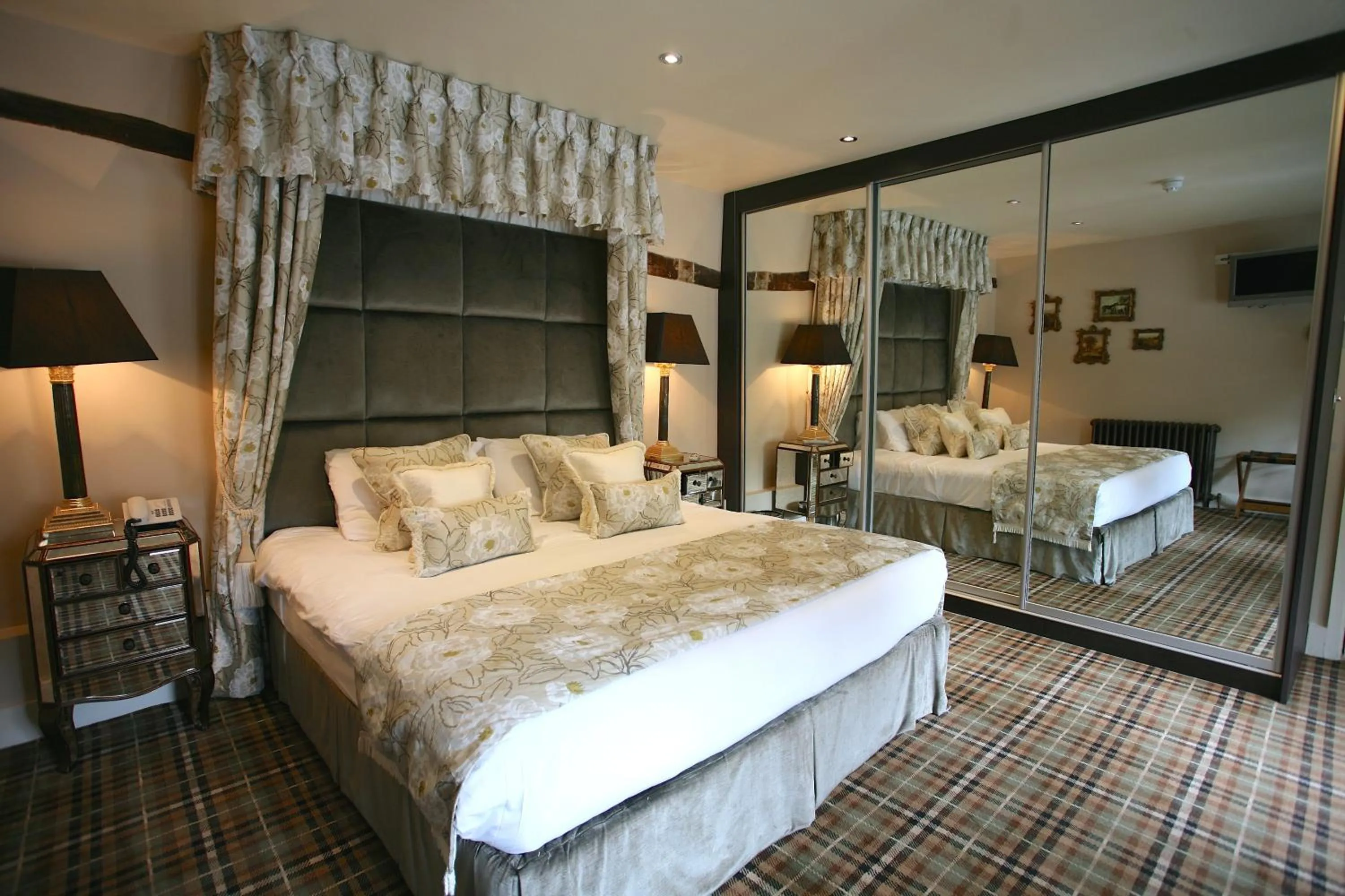 Bedroom, Bed in The White Hart