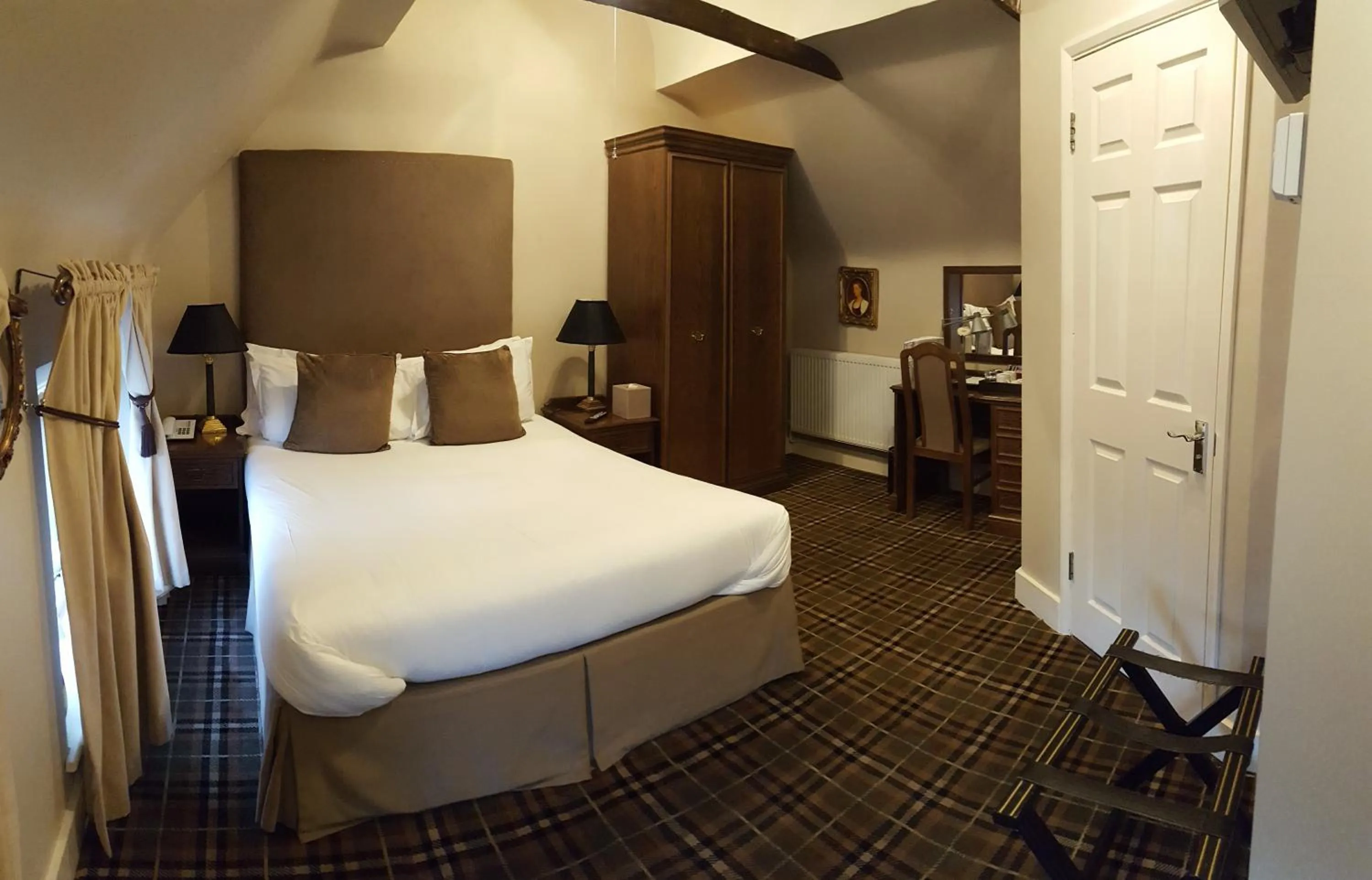 Bed in The White Hart