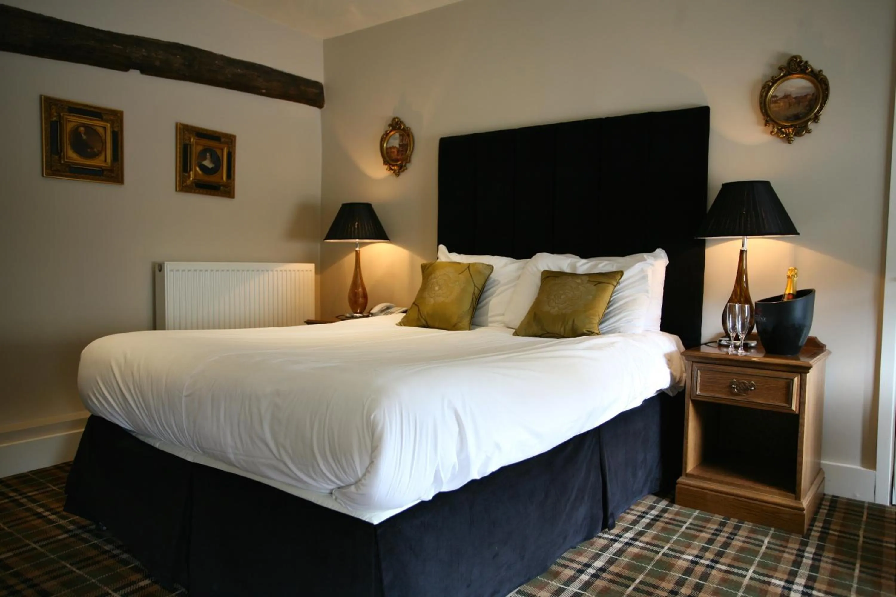 Bedroom, Bed in The White Hart