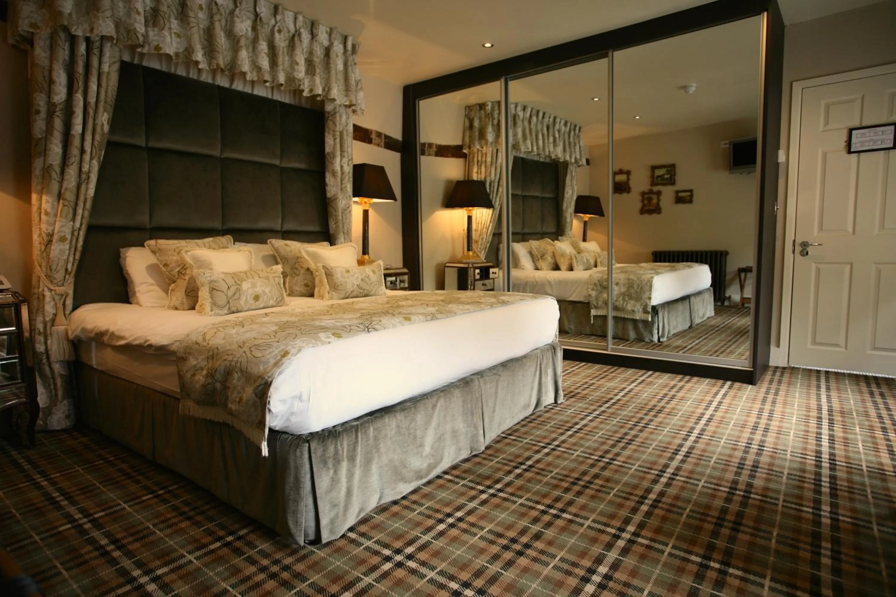 Bedroom, Bed in The White Hart