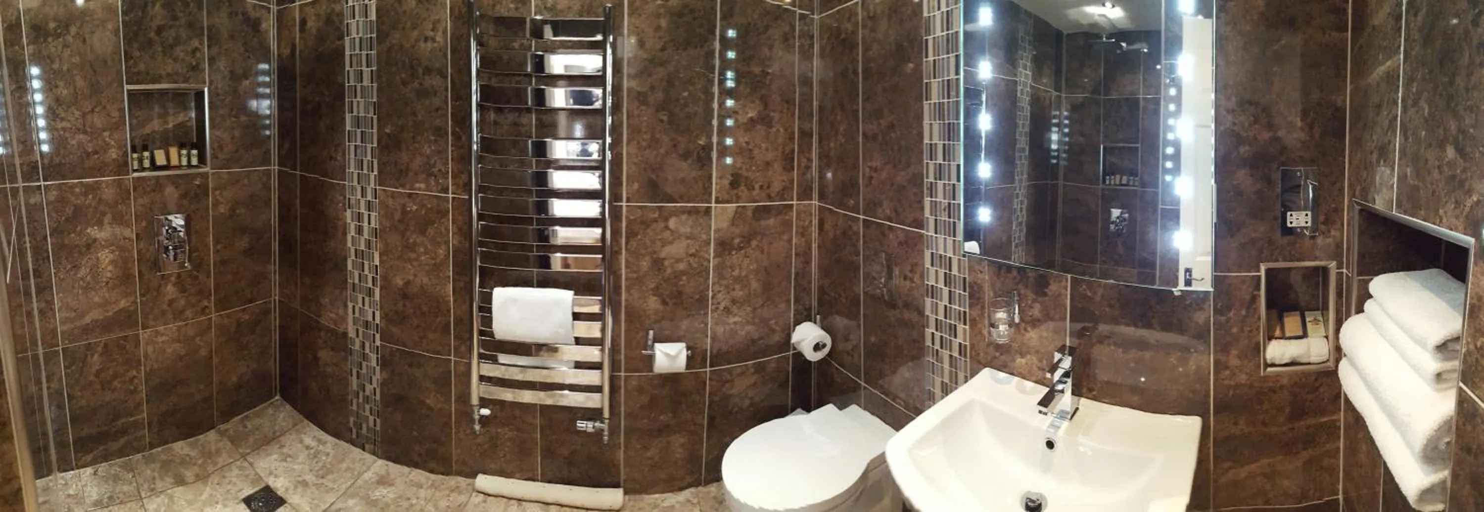 Bathroom in The White Hart