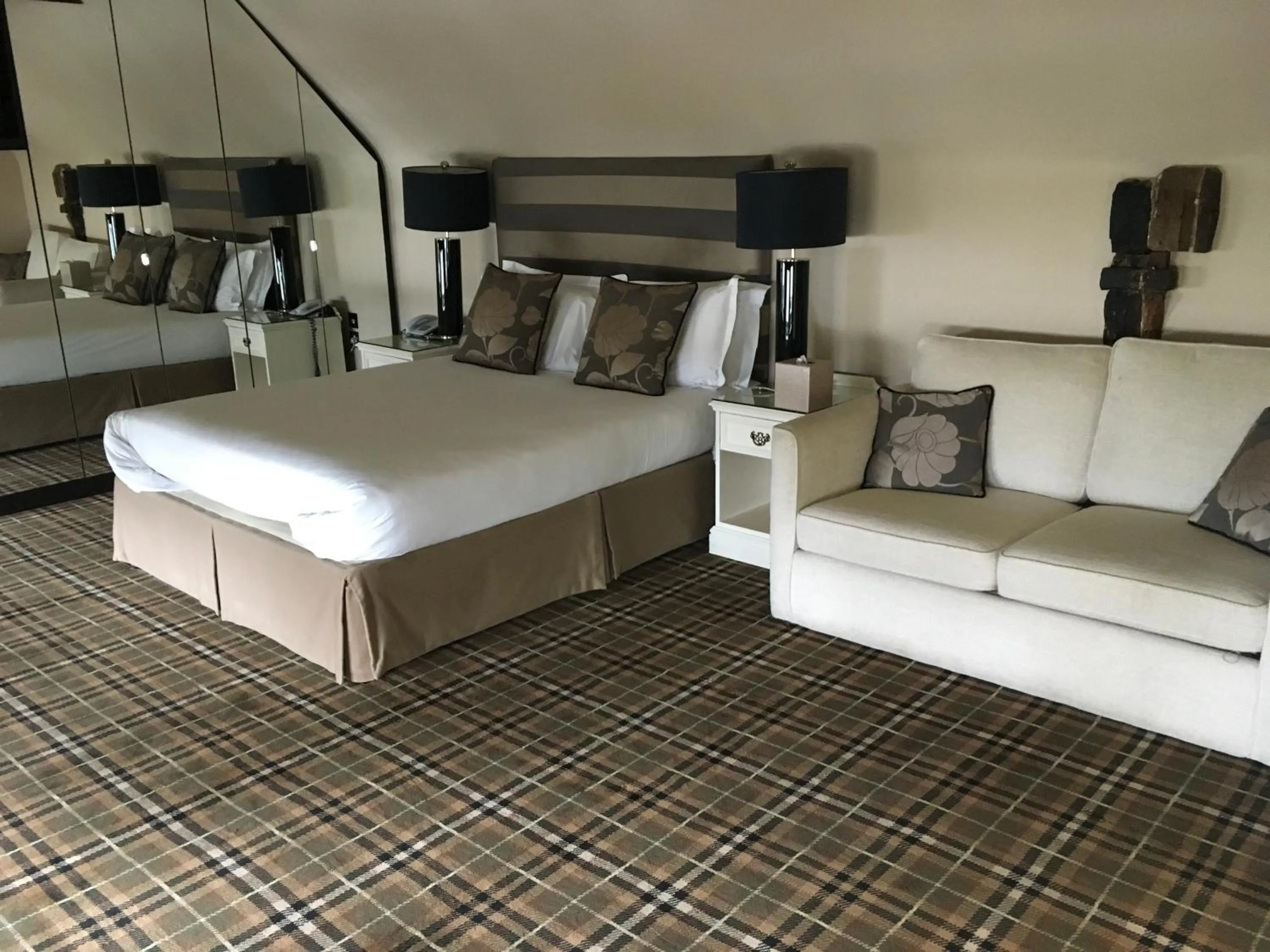 Photo of the whole room, Bed in The White Hart