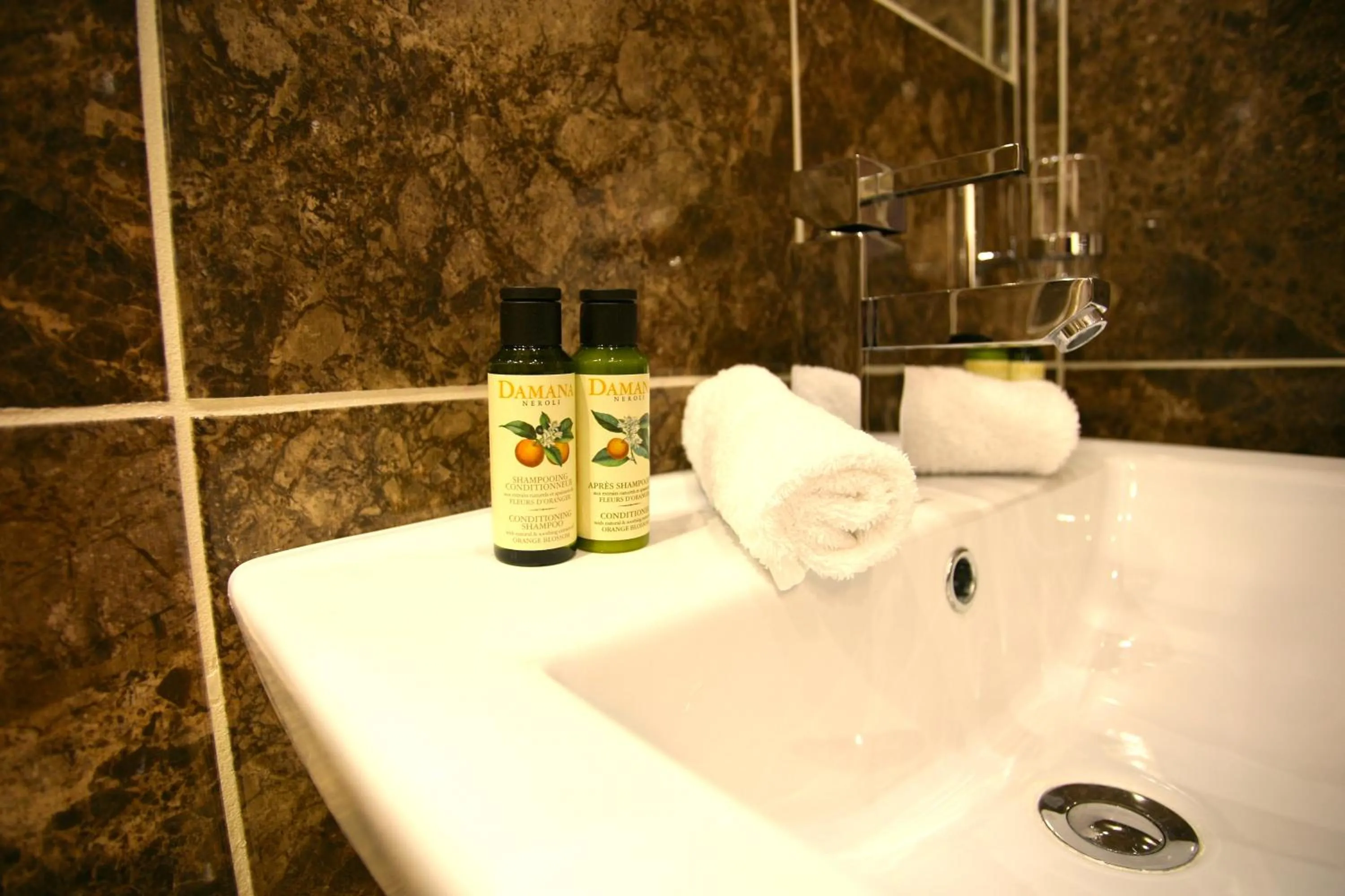 Bathroom in The White Hart