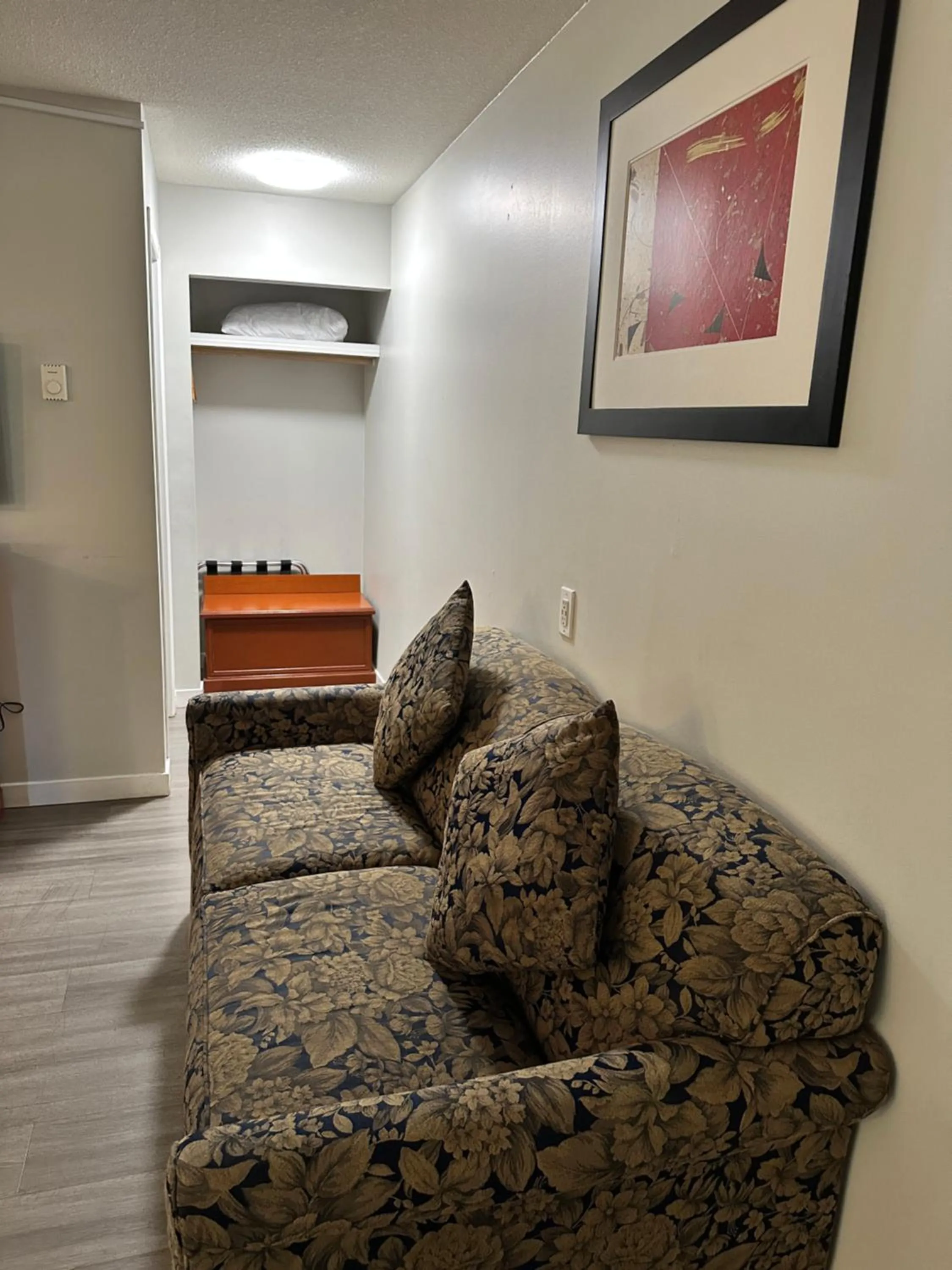 Seating area in Travelodge by Wyndham Langley