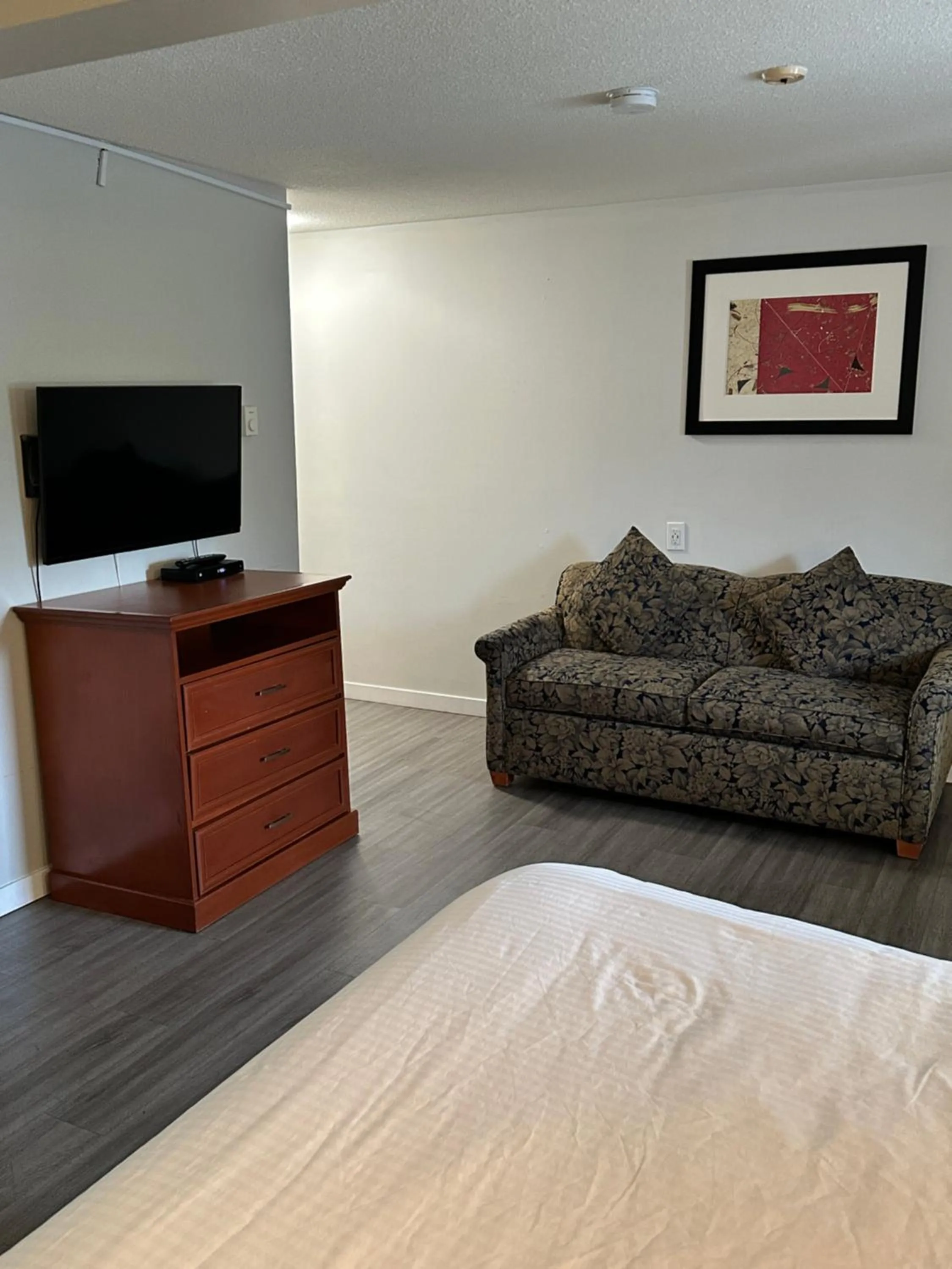 Bedroom in Travelodge by Wyndham Langley