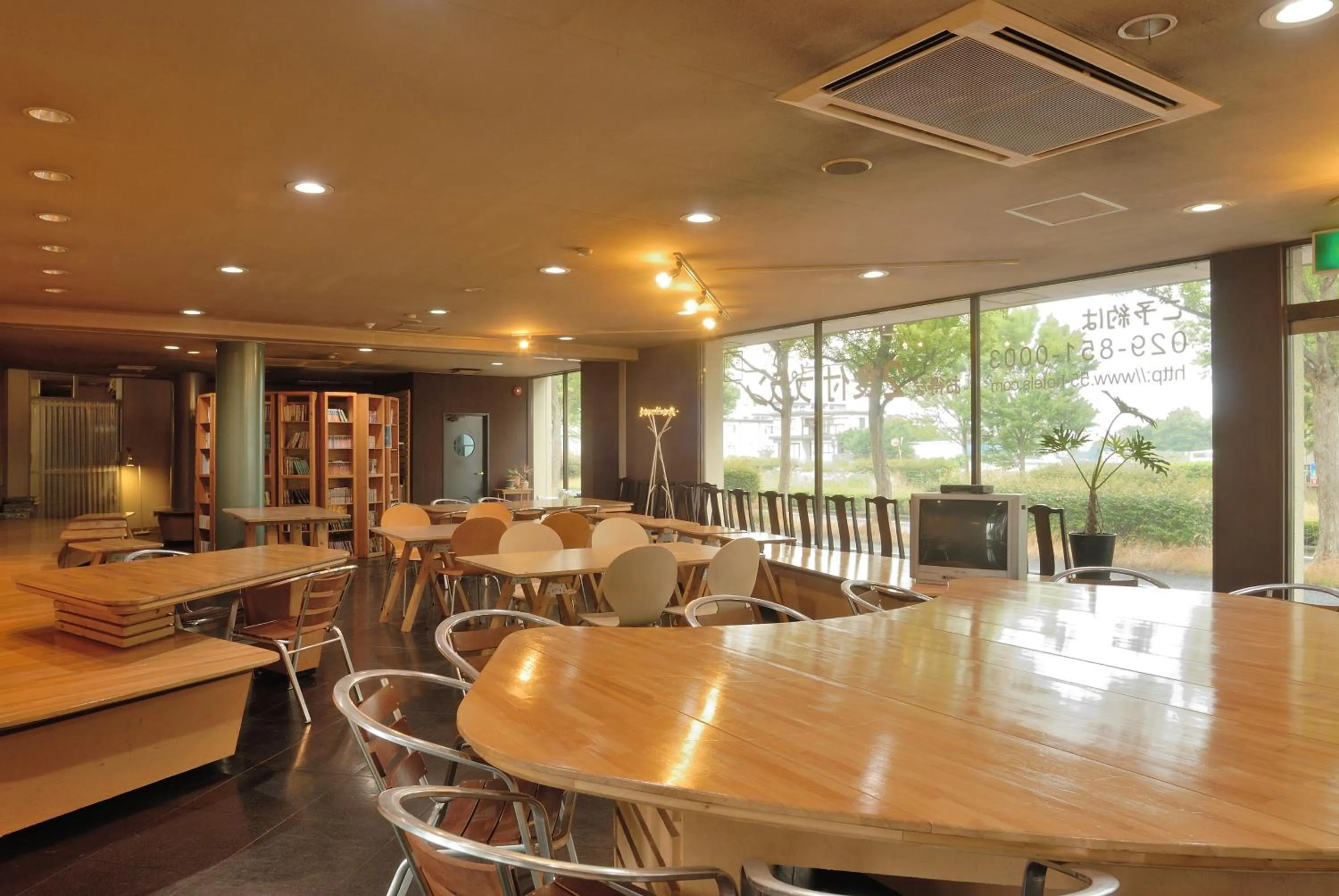 Communal lounge/ TV room in Tsukuba Daily Inn