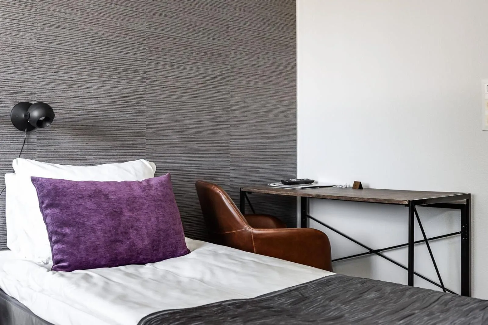 Bedroom, Bed in Hotel Käenpesä