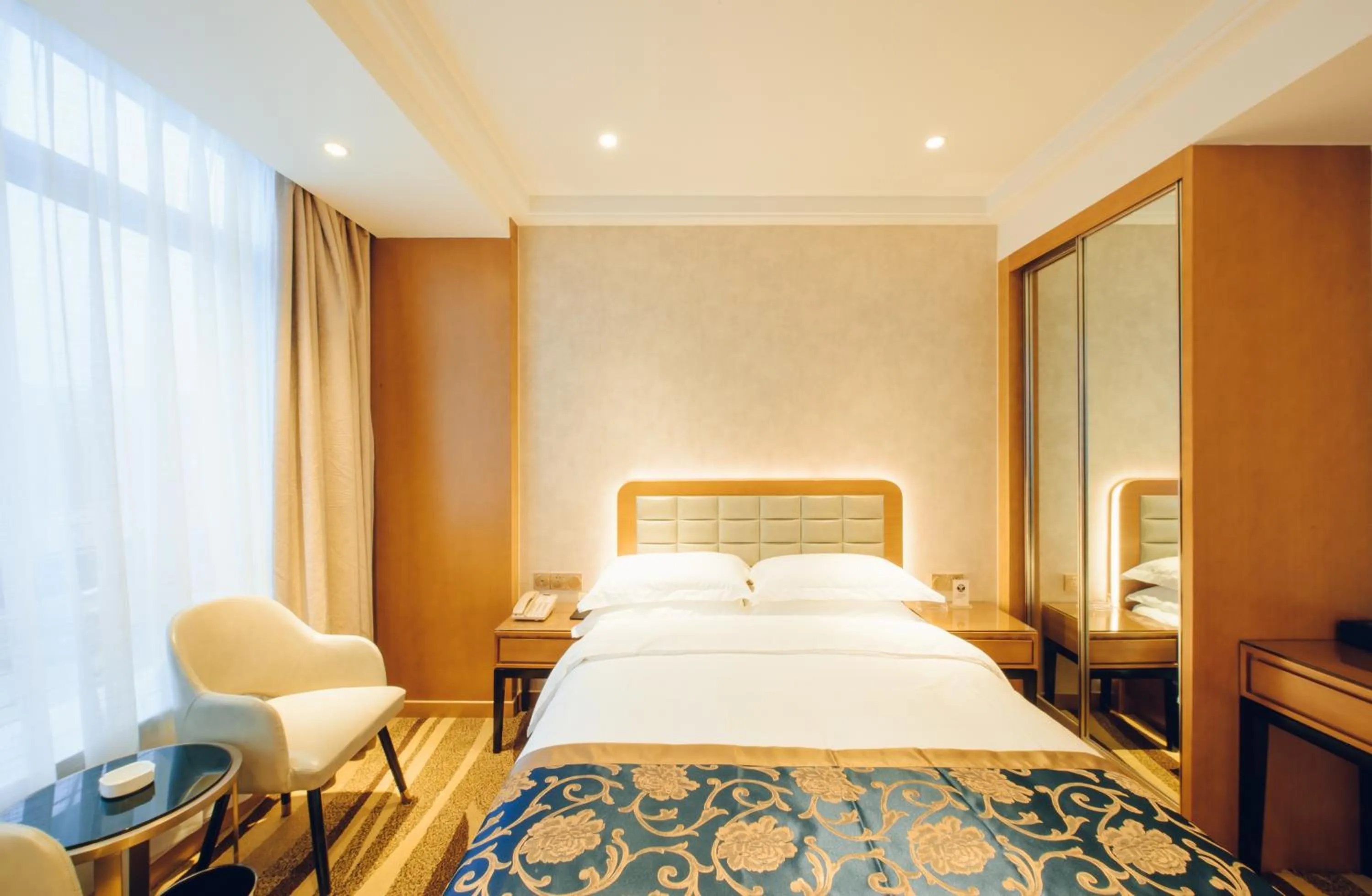 Bed in Wenzhou Hangbin International Hotel