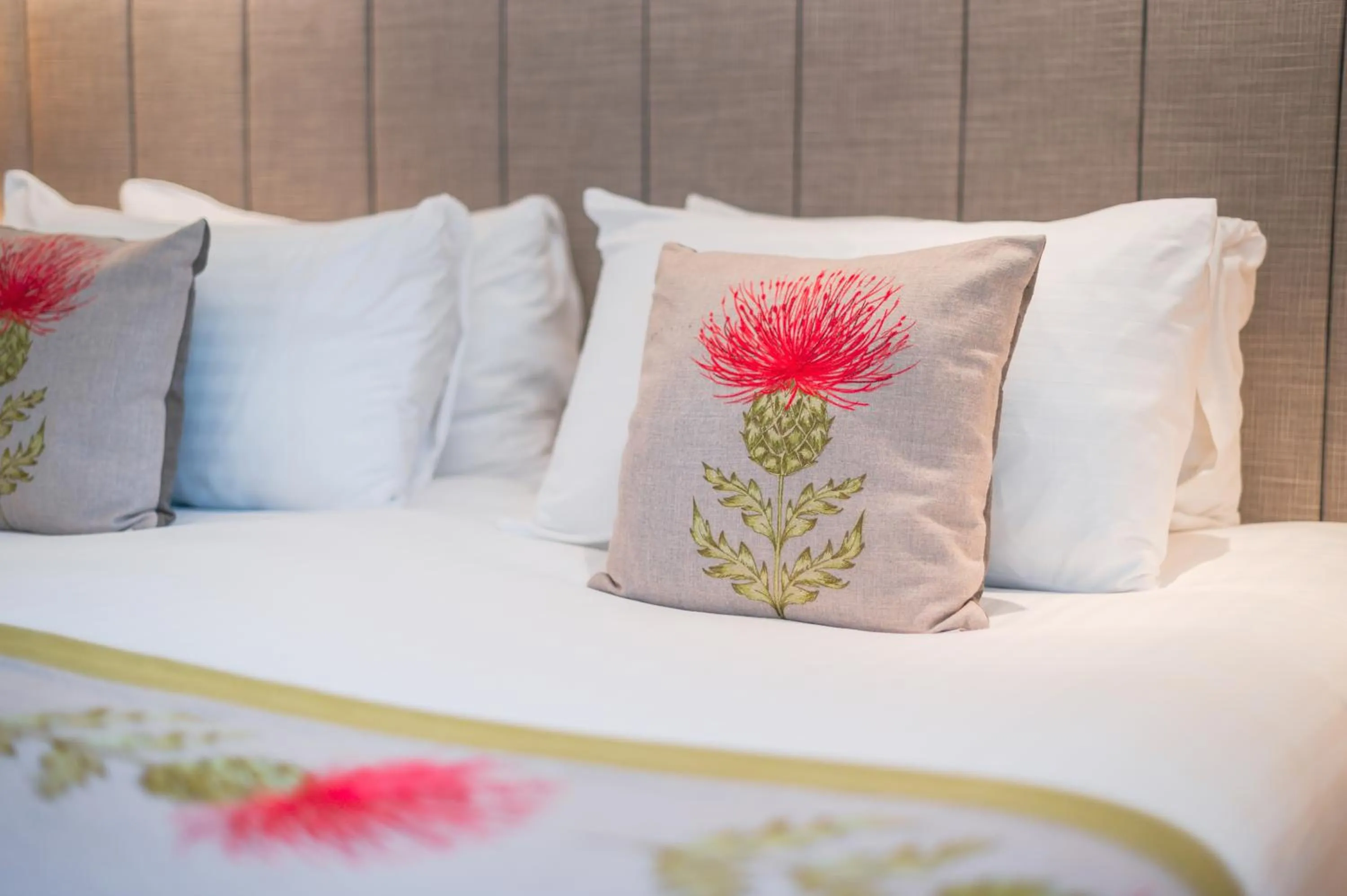 Bedroom, Bed in Highland Apartments by Mansley