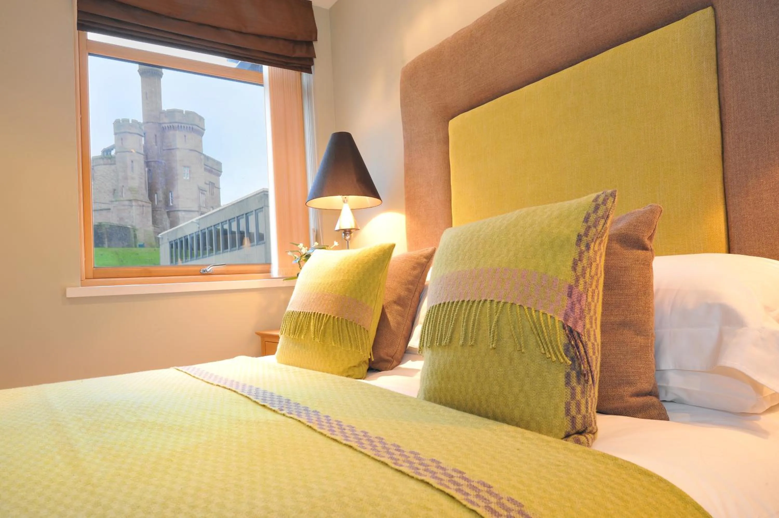 Bedroom, Bed in Highland Apartments by Mansley