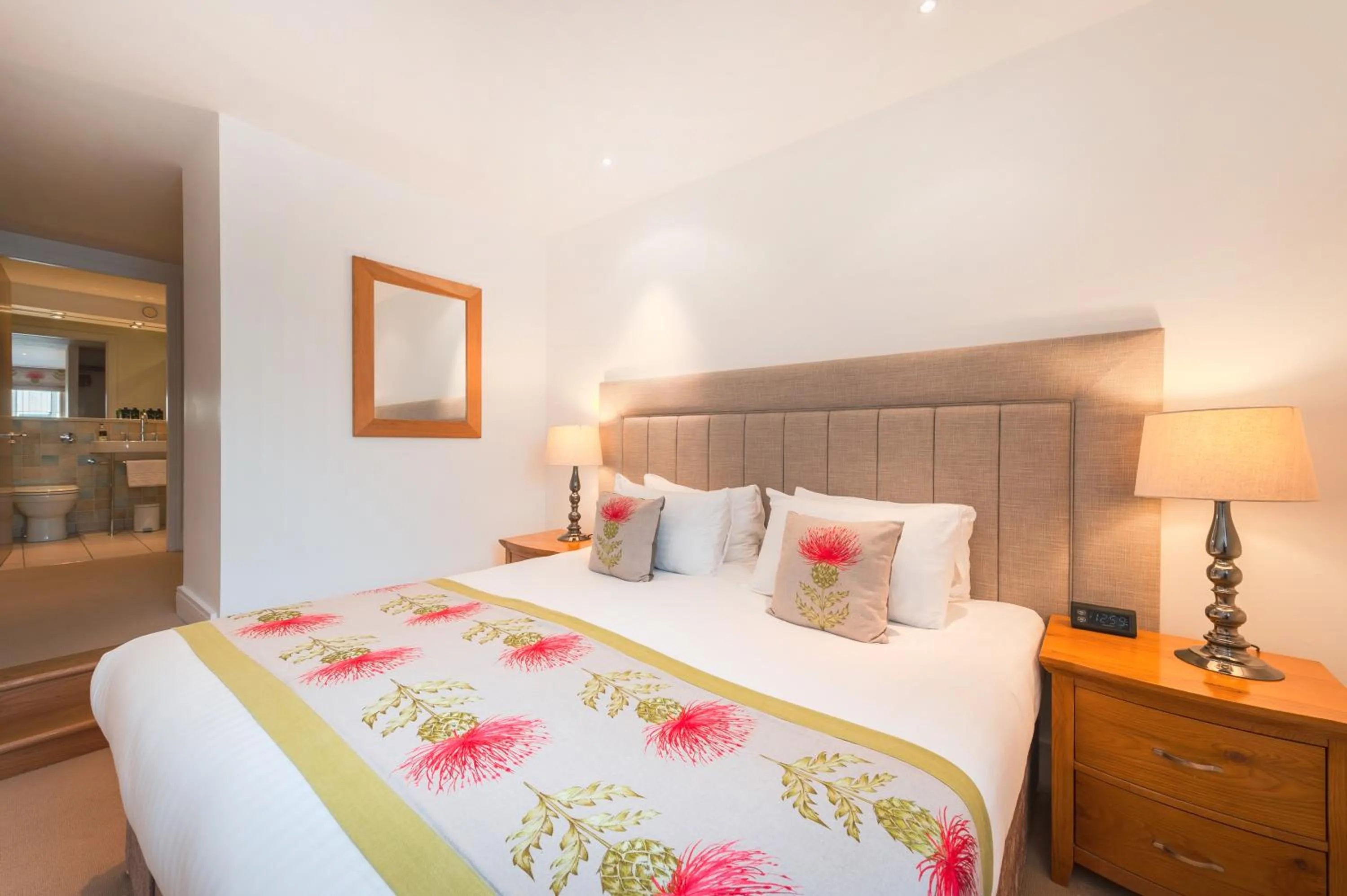 Bedroom, Bed in Highland Apartments by Mansley