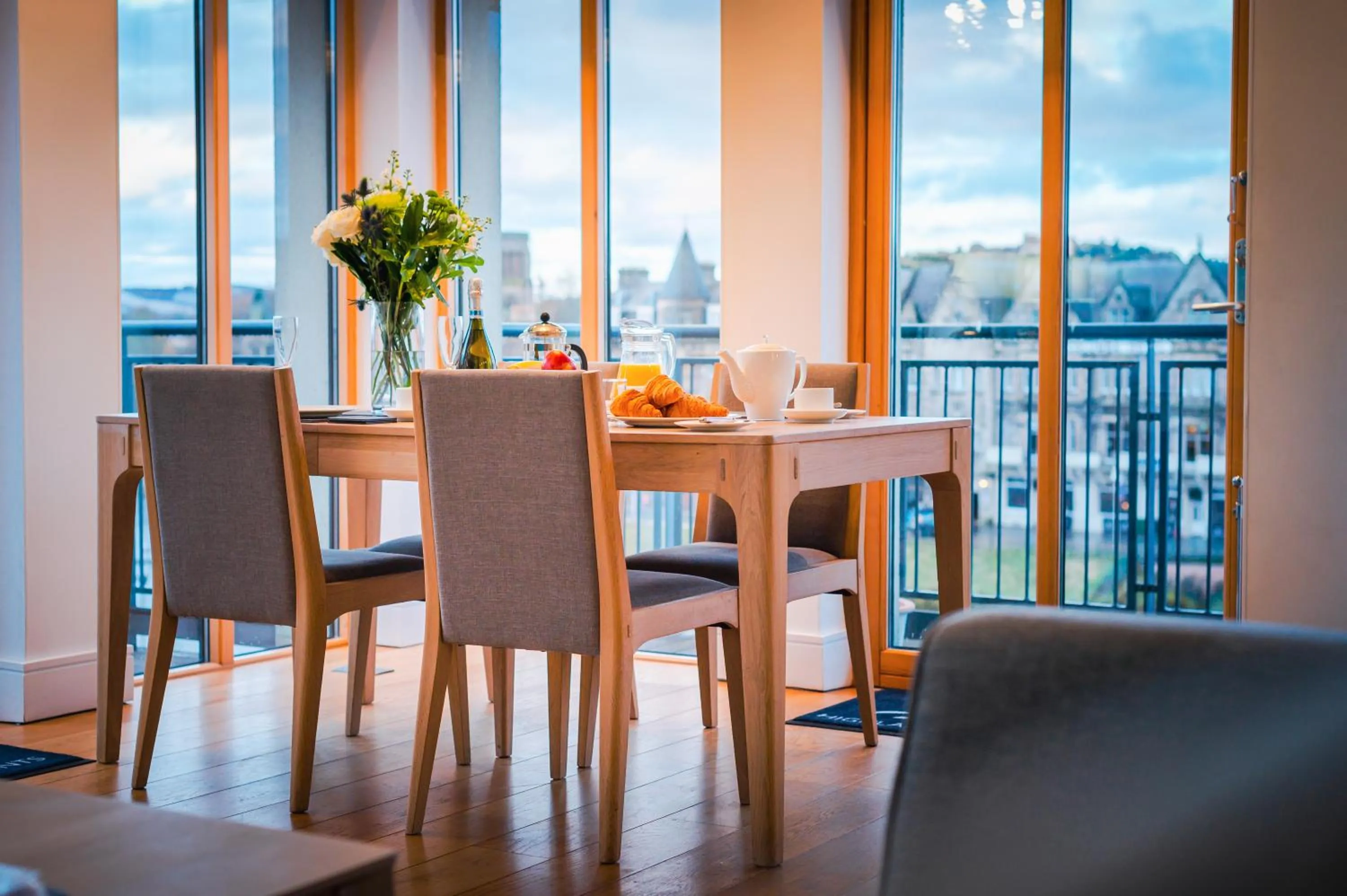 Dining area in Highland Apartments by Mansley