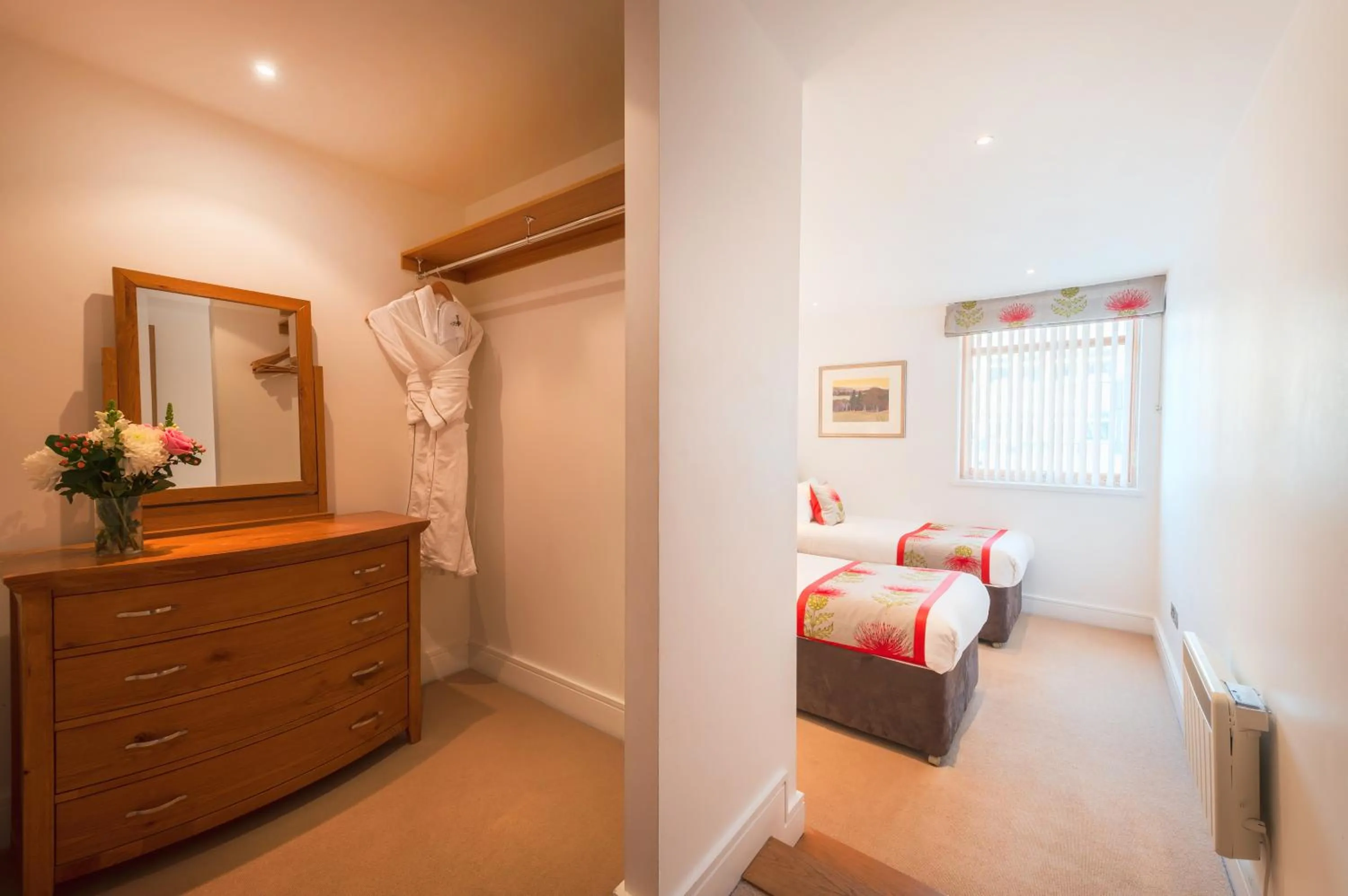 Bedroom, Bed in Highland Apartments by Mansley