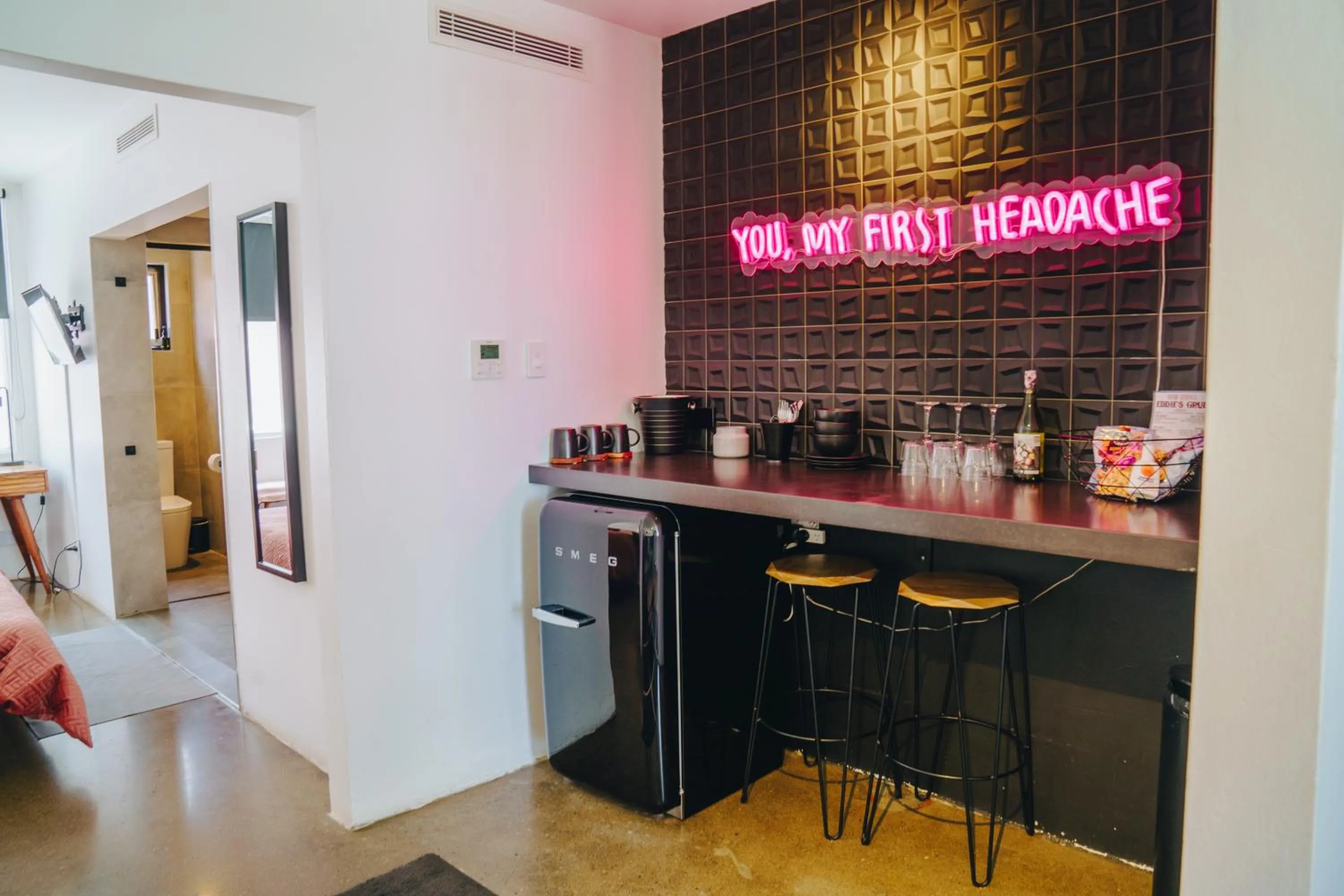 Kitchen or kitchenette in The Pink Hotel Coolangatta