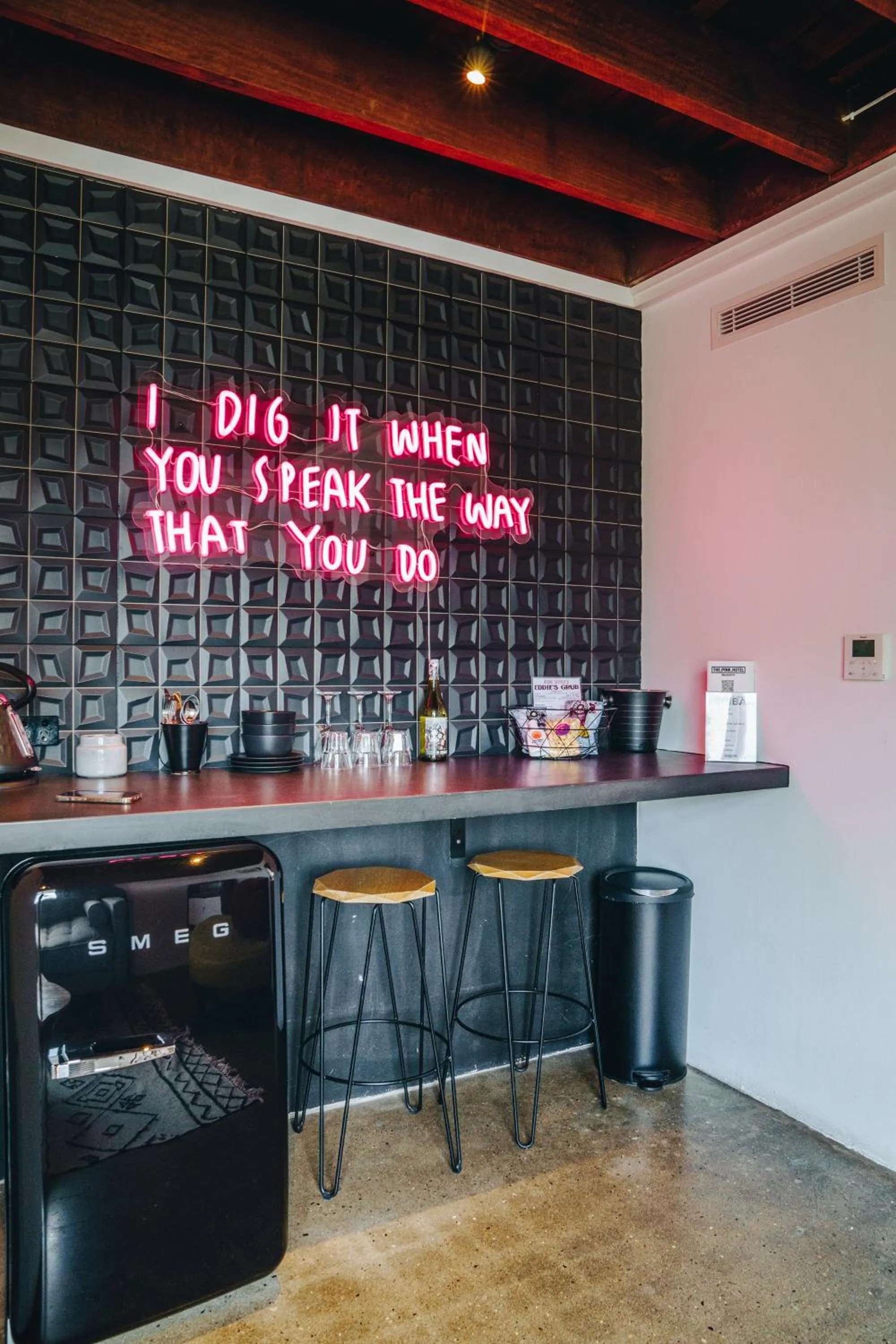 Kitchen or kitchenette in The Pink Hotel Coolangatta