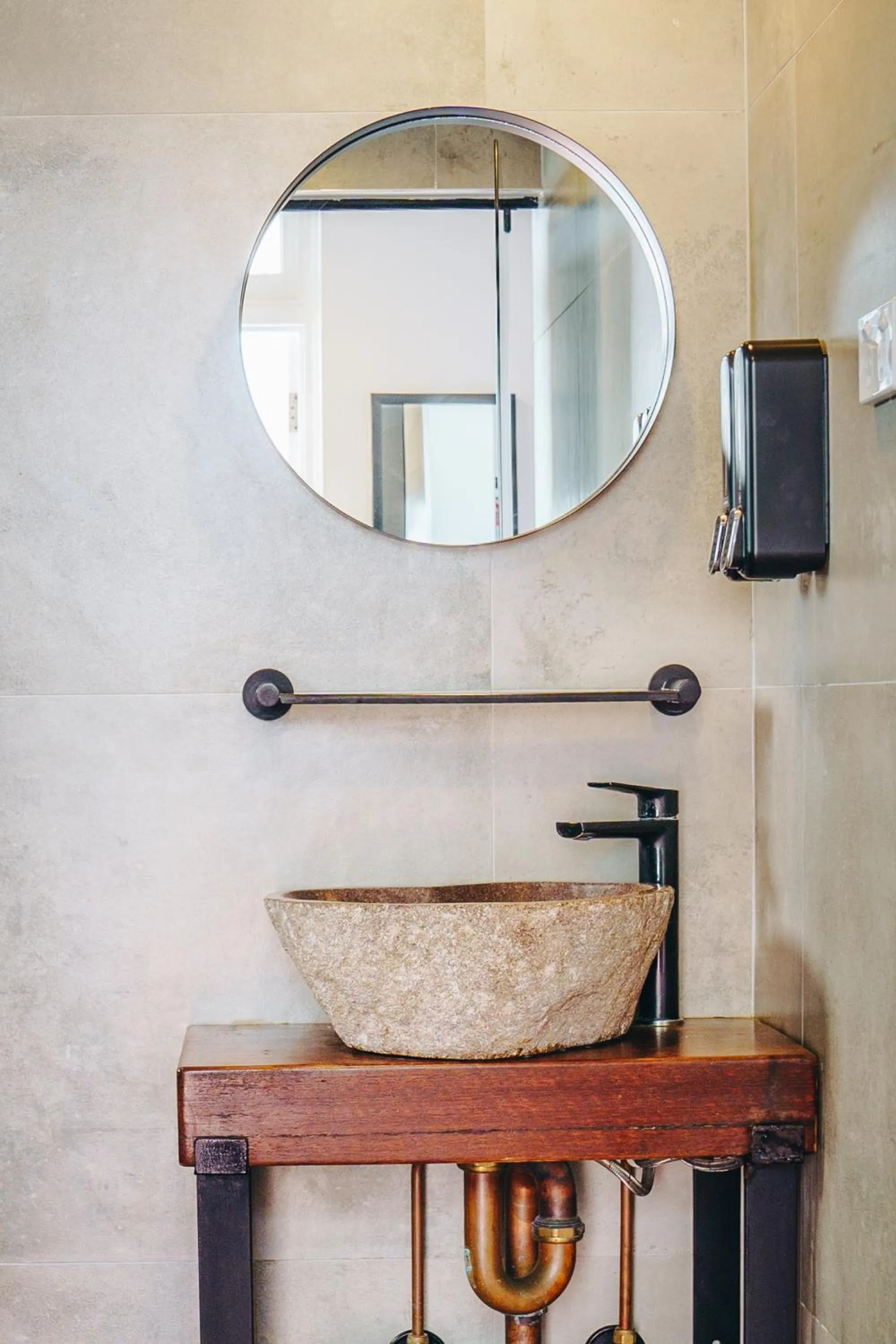 Bathroom in The Pink Hotel Coolangatta