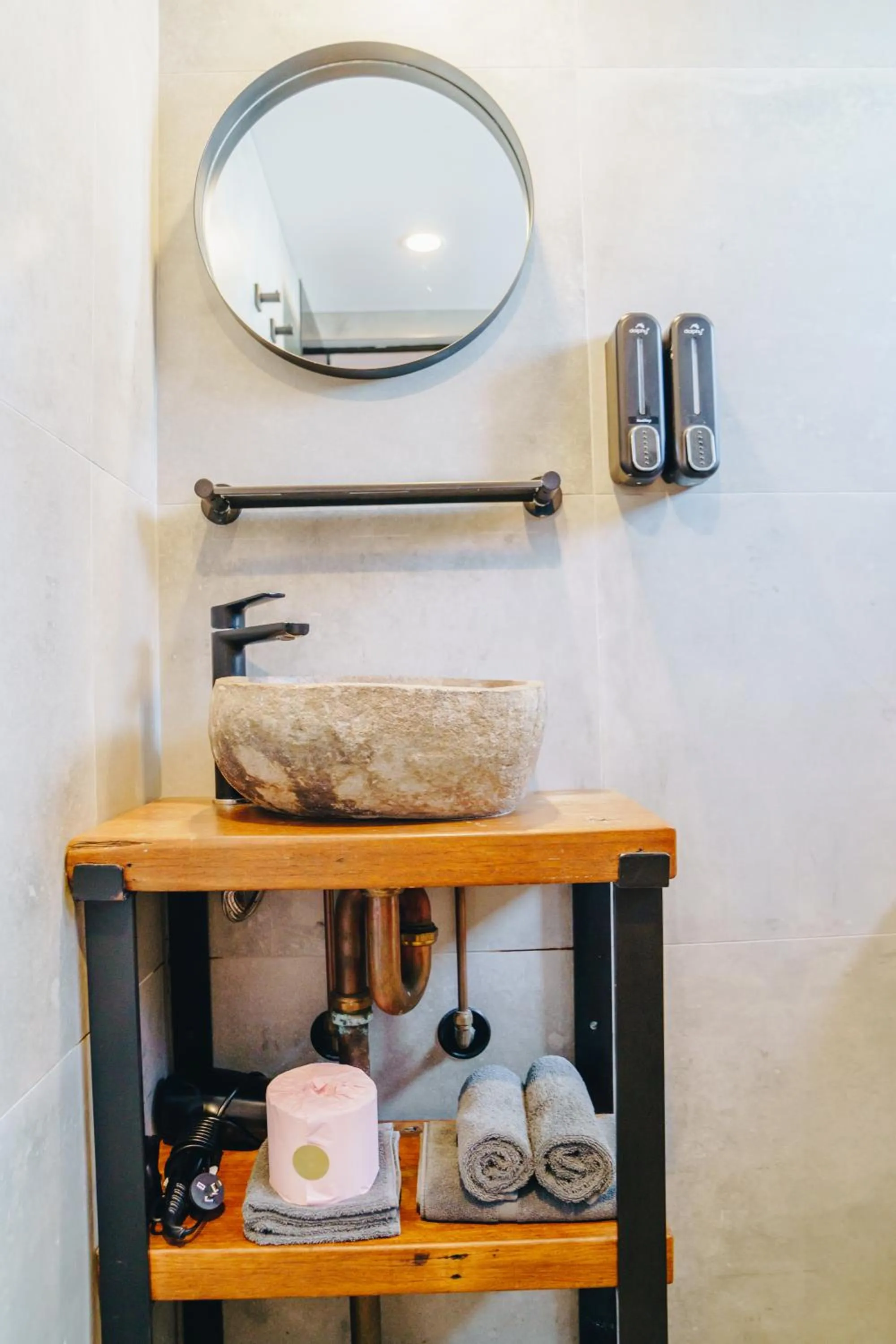 Bathroom in The Pink Hotel Coolangatta