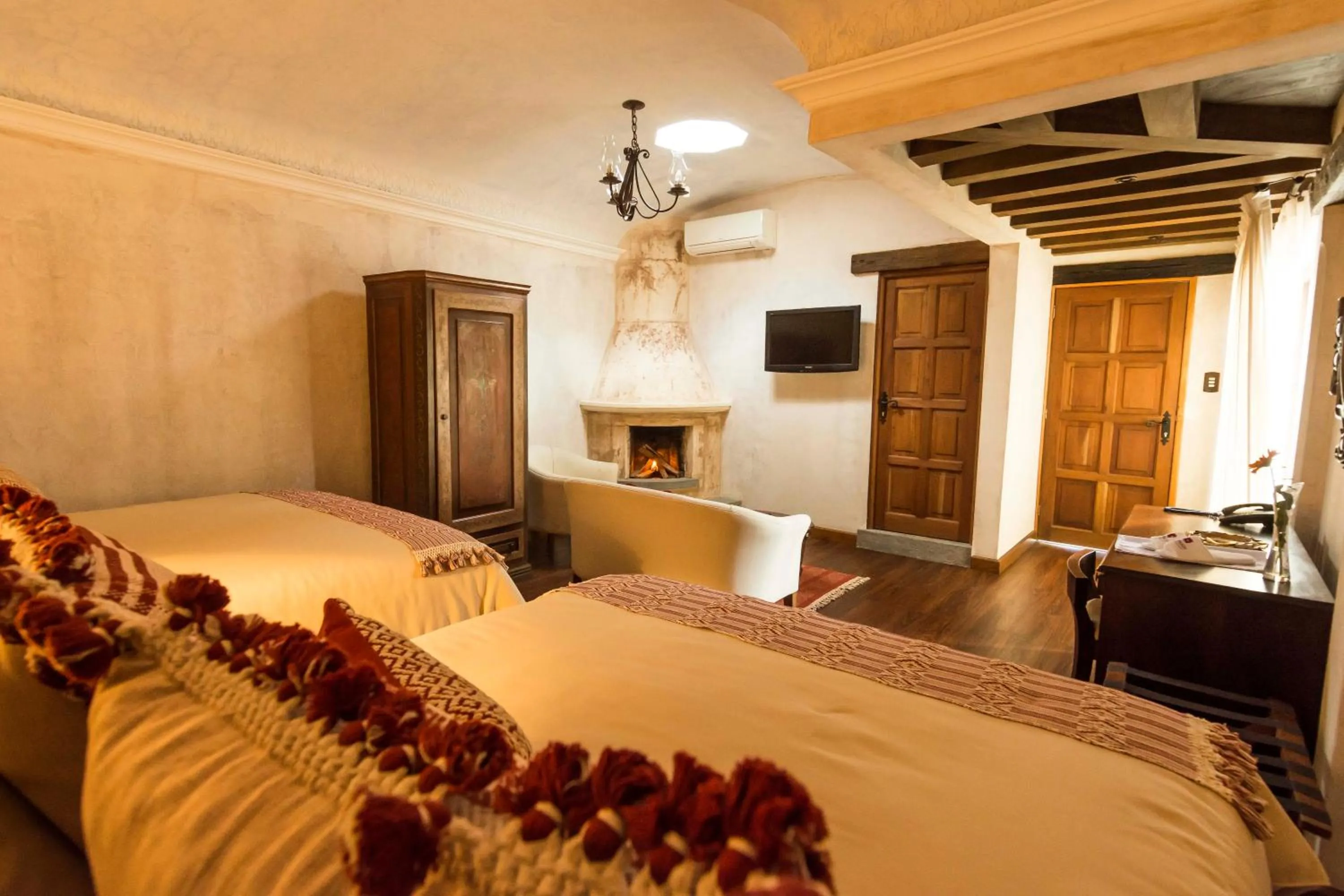 TV and multimedia, Bed in Los Pasos Boutique Hotel & Spa
