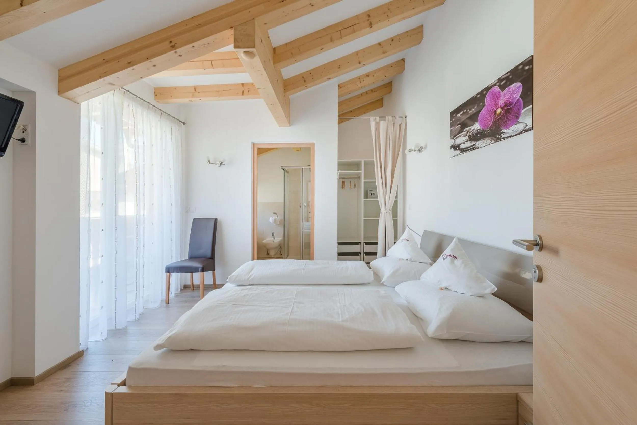 Photo of the whole room, Bed in Rebenheim