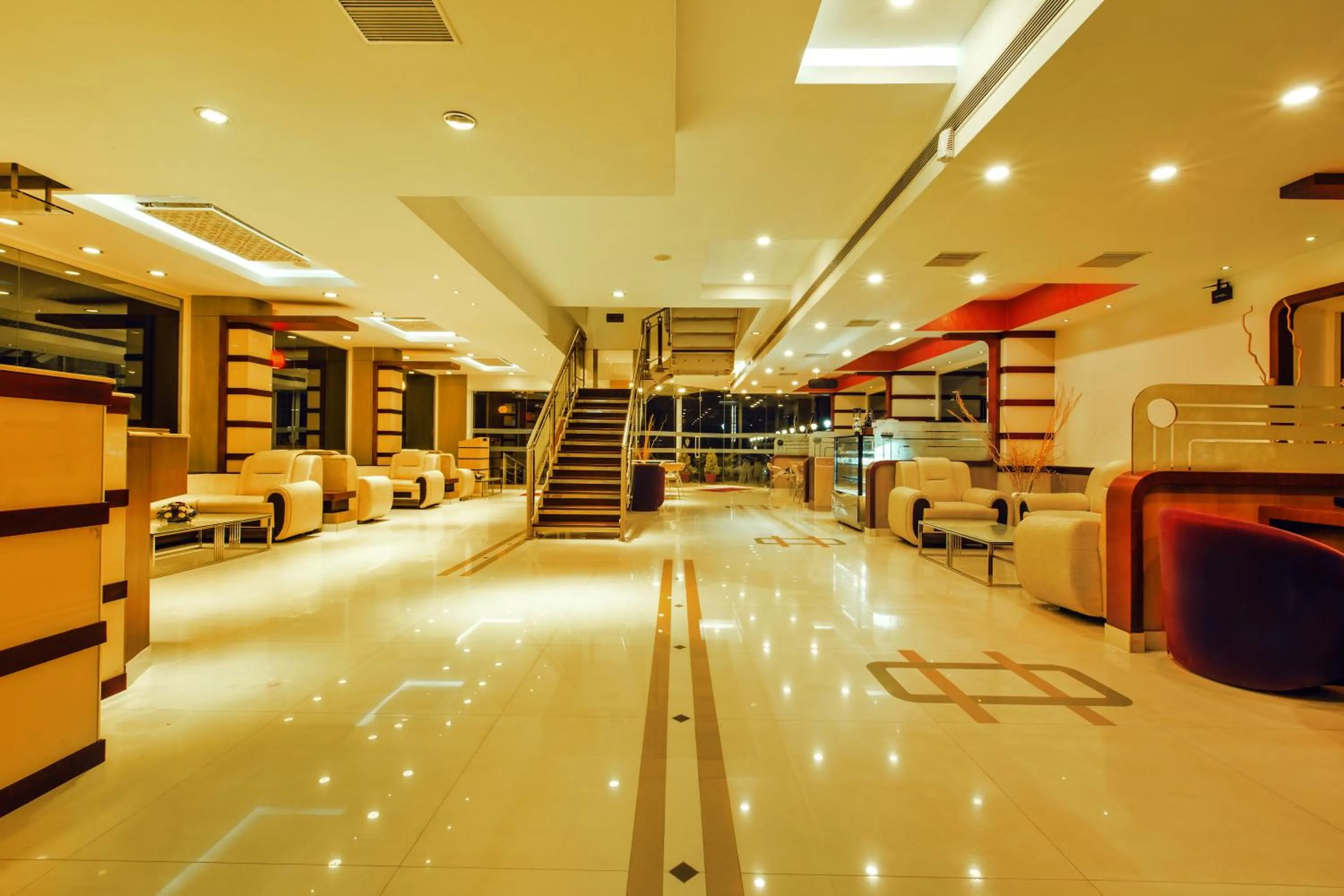 Lobby or reception in NM Royale County