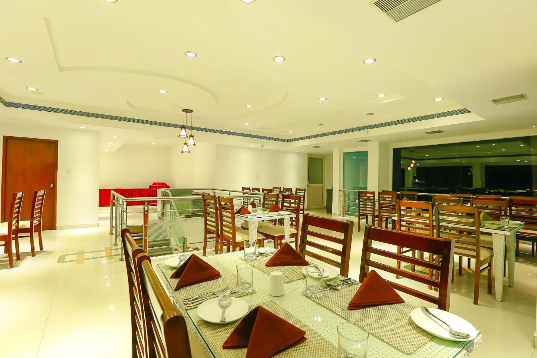 Restaurant/places to eat in NM Royale County