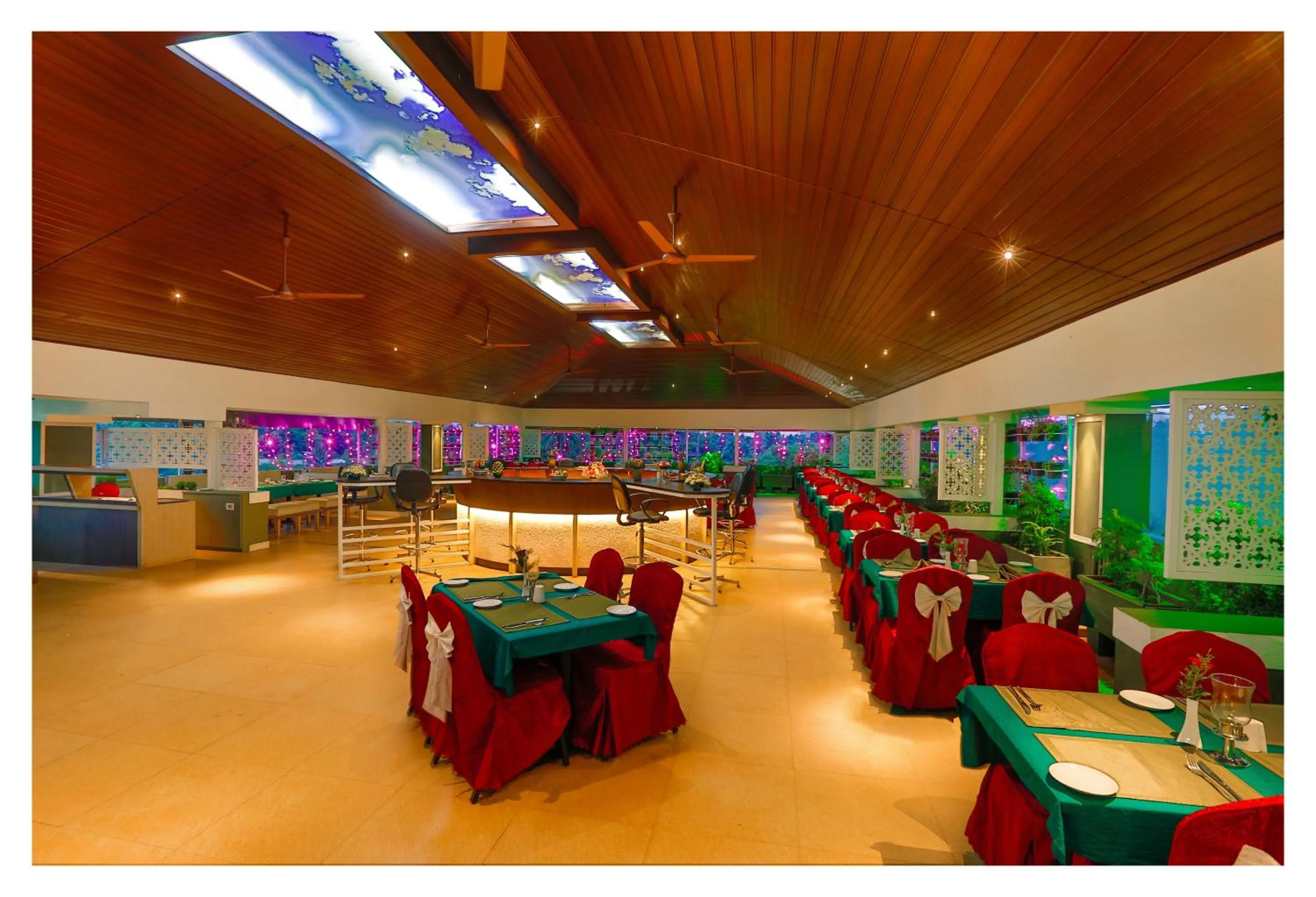 Restaurant/places to eat in NM Royale County