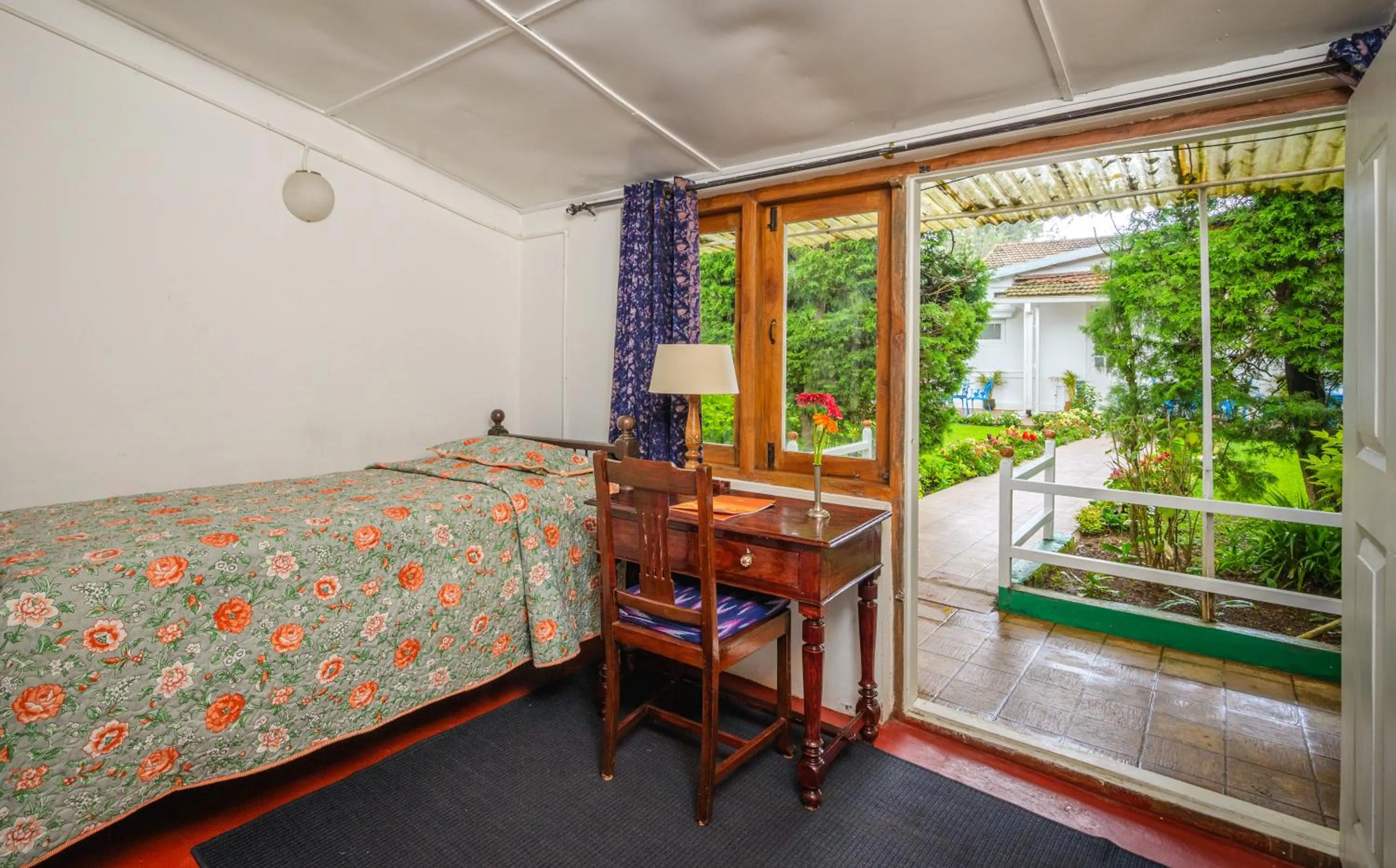 Photo of the whole room, Bed in Neemrana's Wallwood Garden