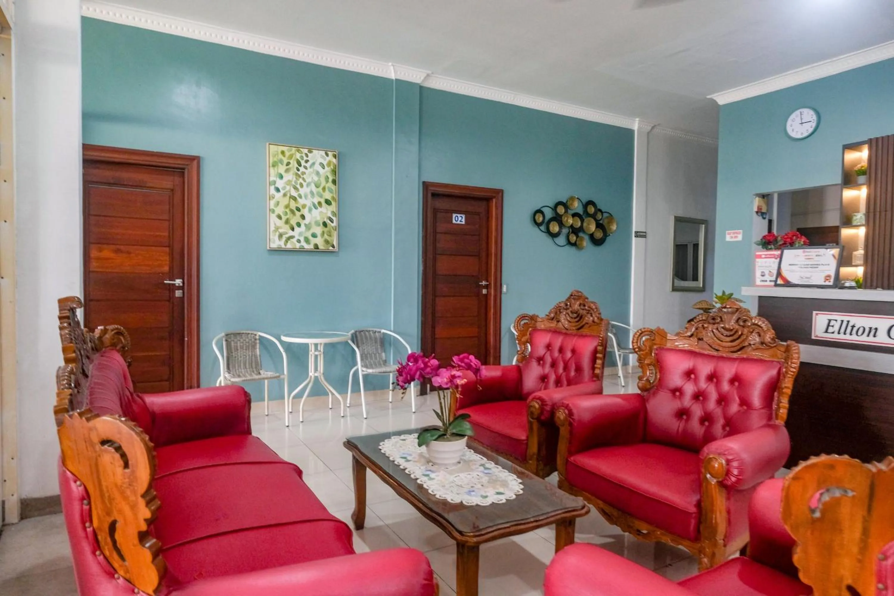 RedDoorz near Hermes Place Polonia Medan