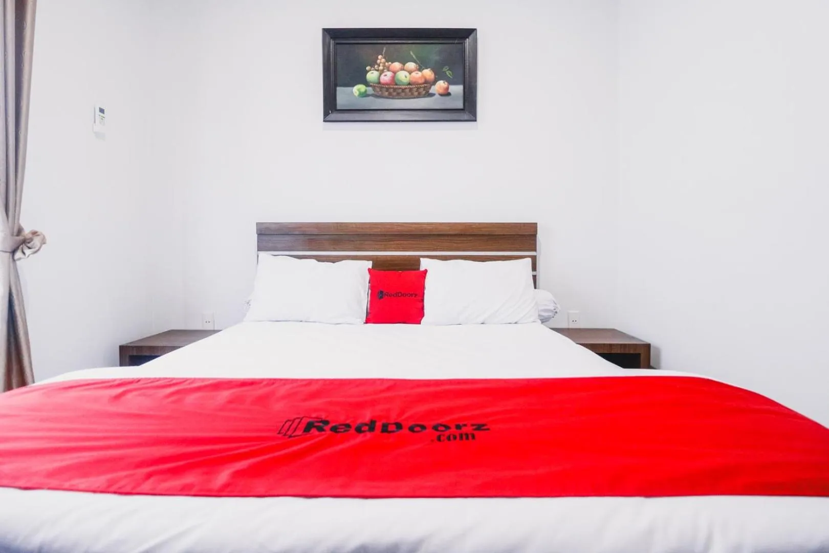 Bedroom, Bed in RedDoorz near Hermes Place Polonia Medan