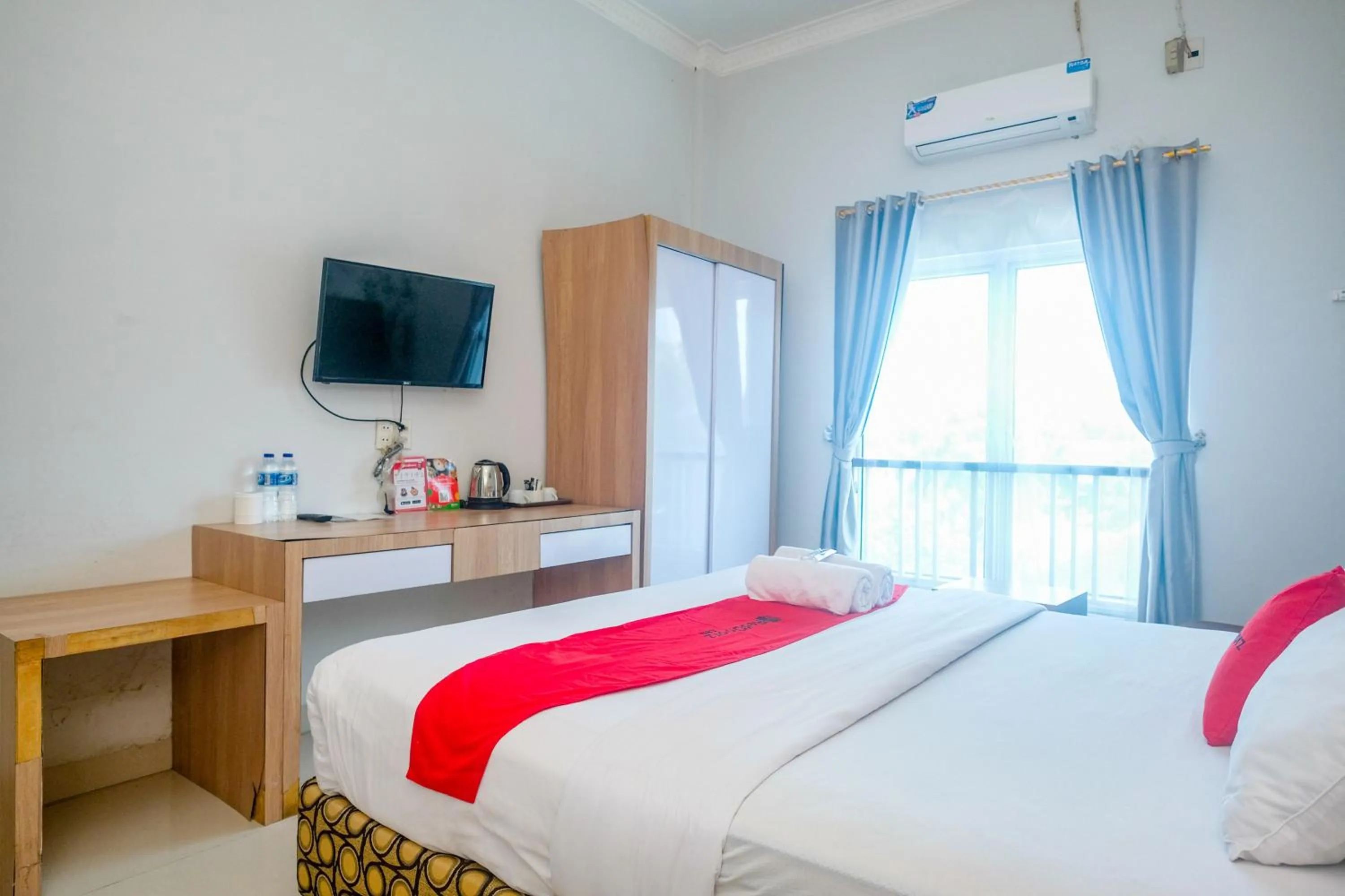 Bed in RedDoorz near Hermes Place Polonia Medan