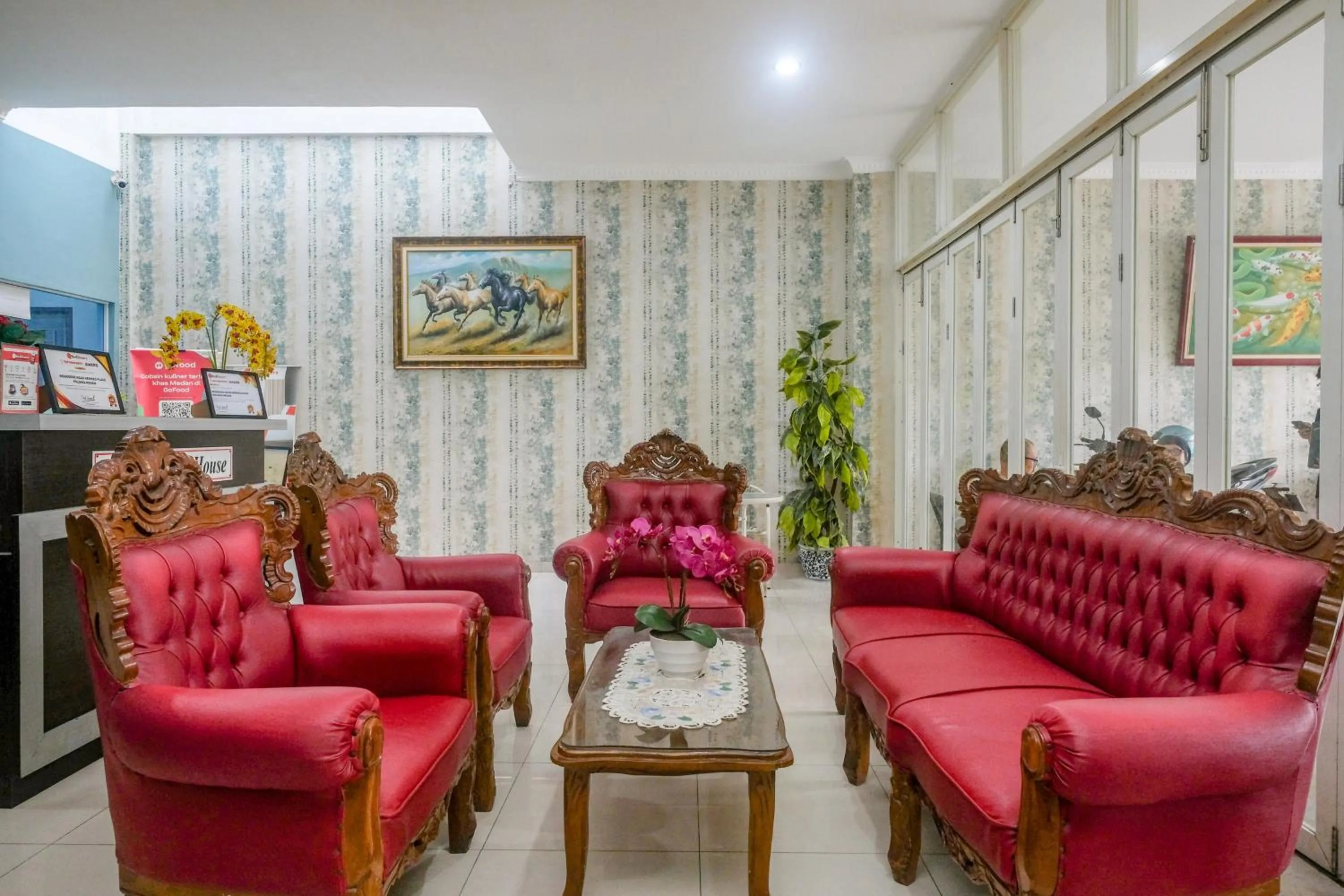 RedDoorz near Hermes Place Polonia Medan