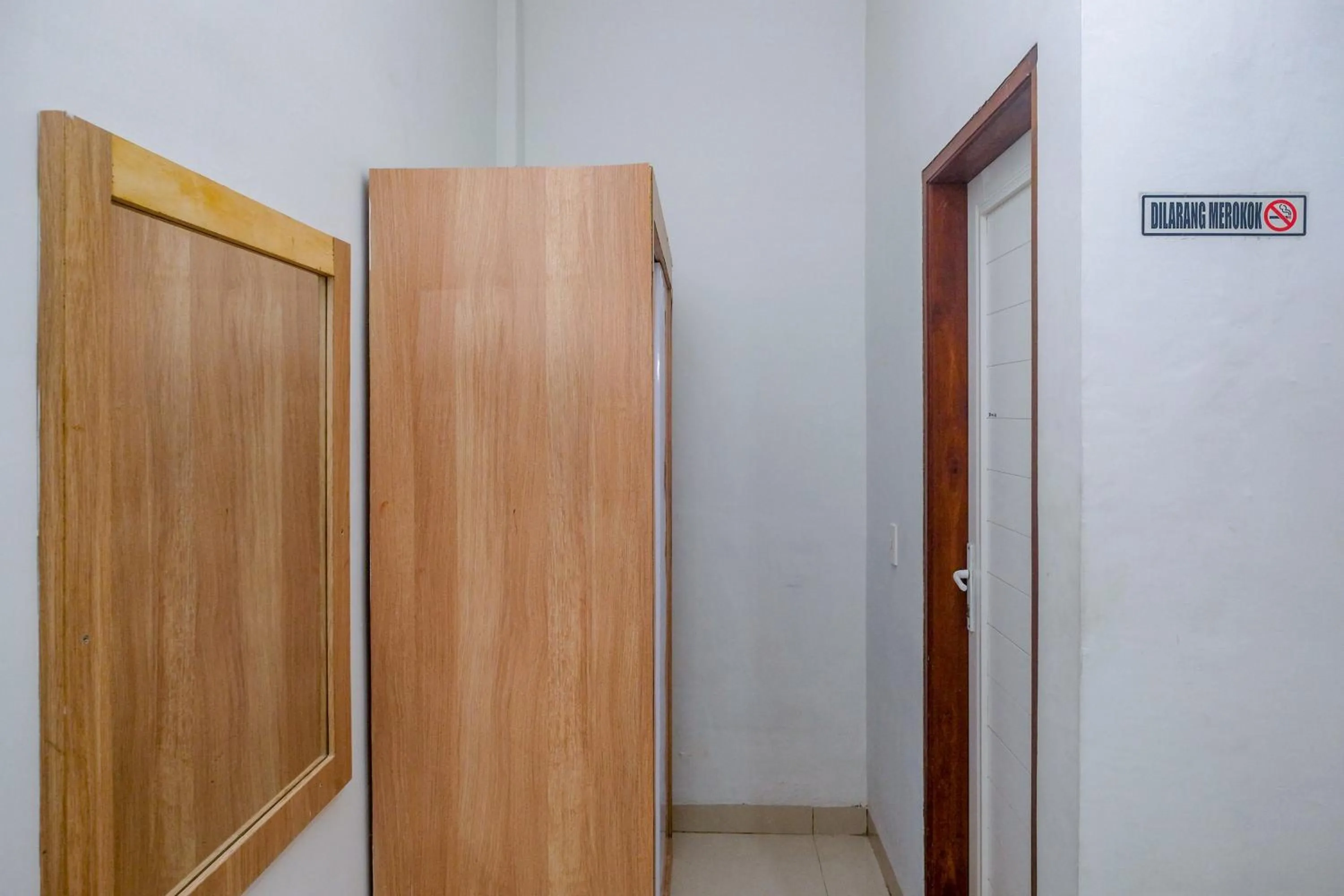 RedDoorz near Hermes Place Polonia Medan