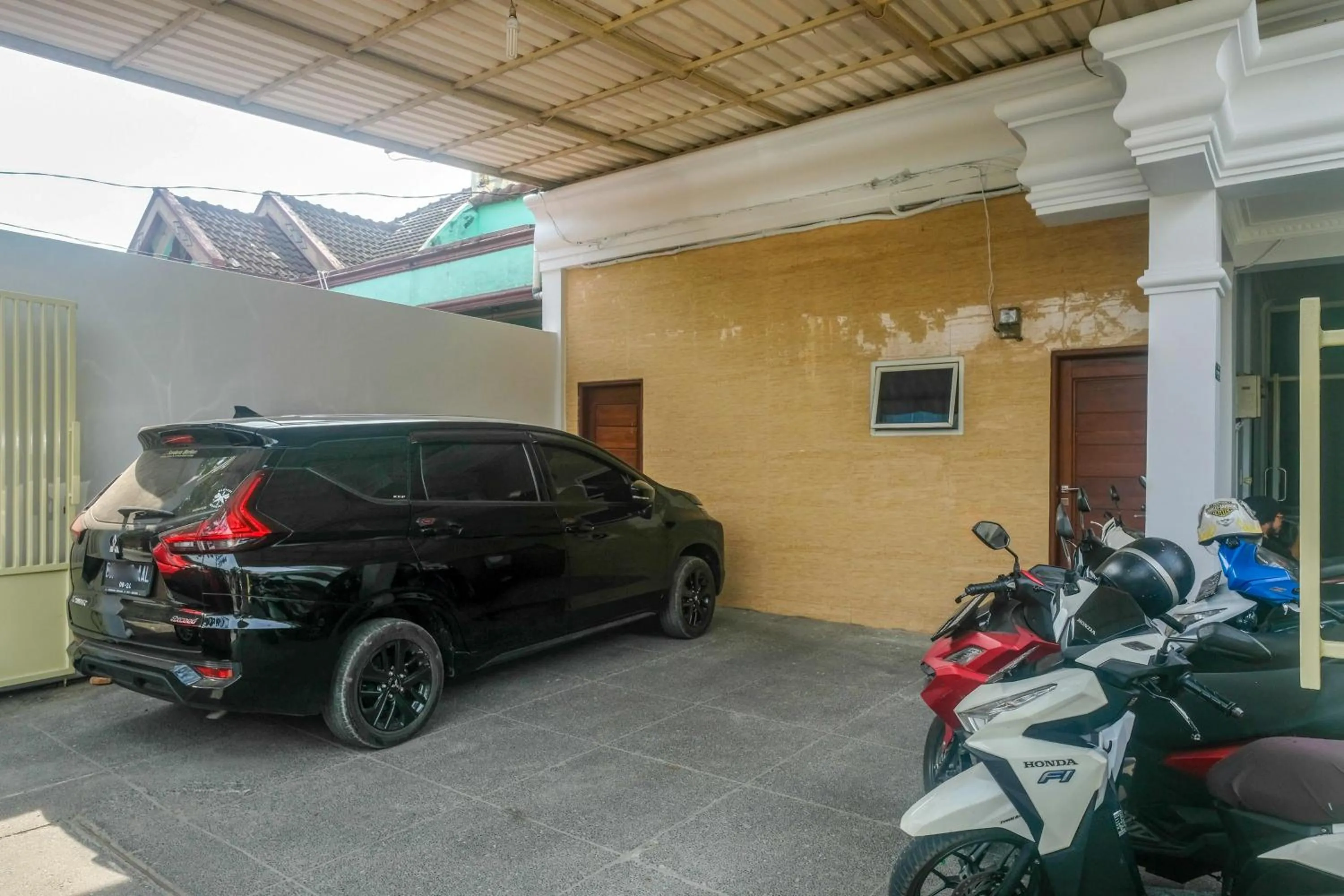 RedDoorz near Hermes Place Polonia Medan