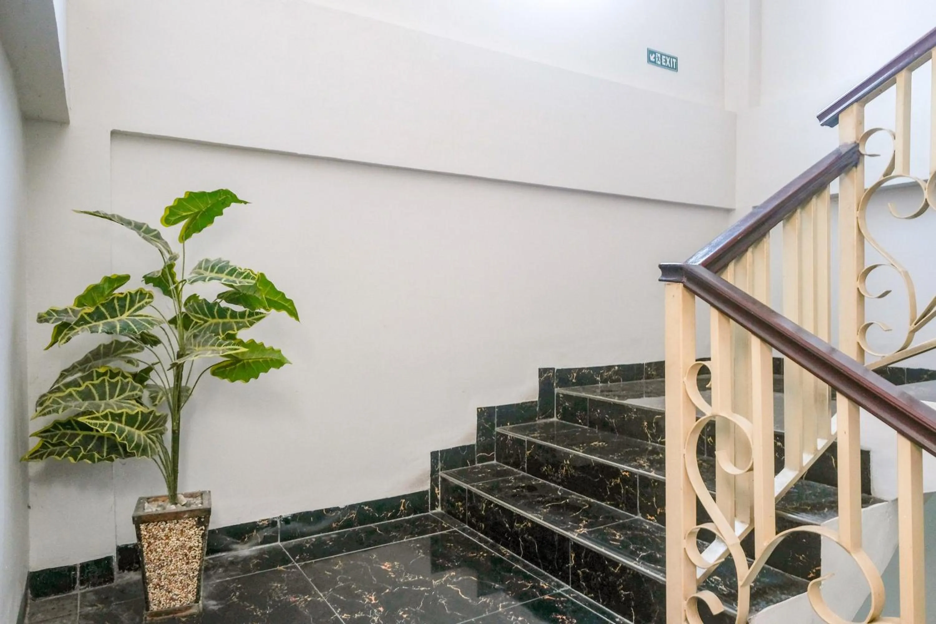 RedDoorz near Hermes Place Polonia Medan