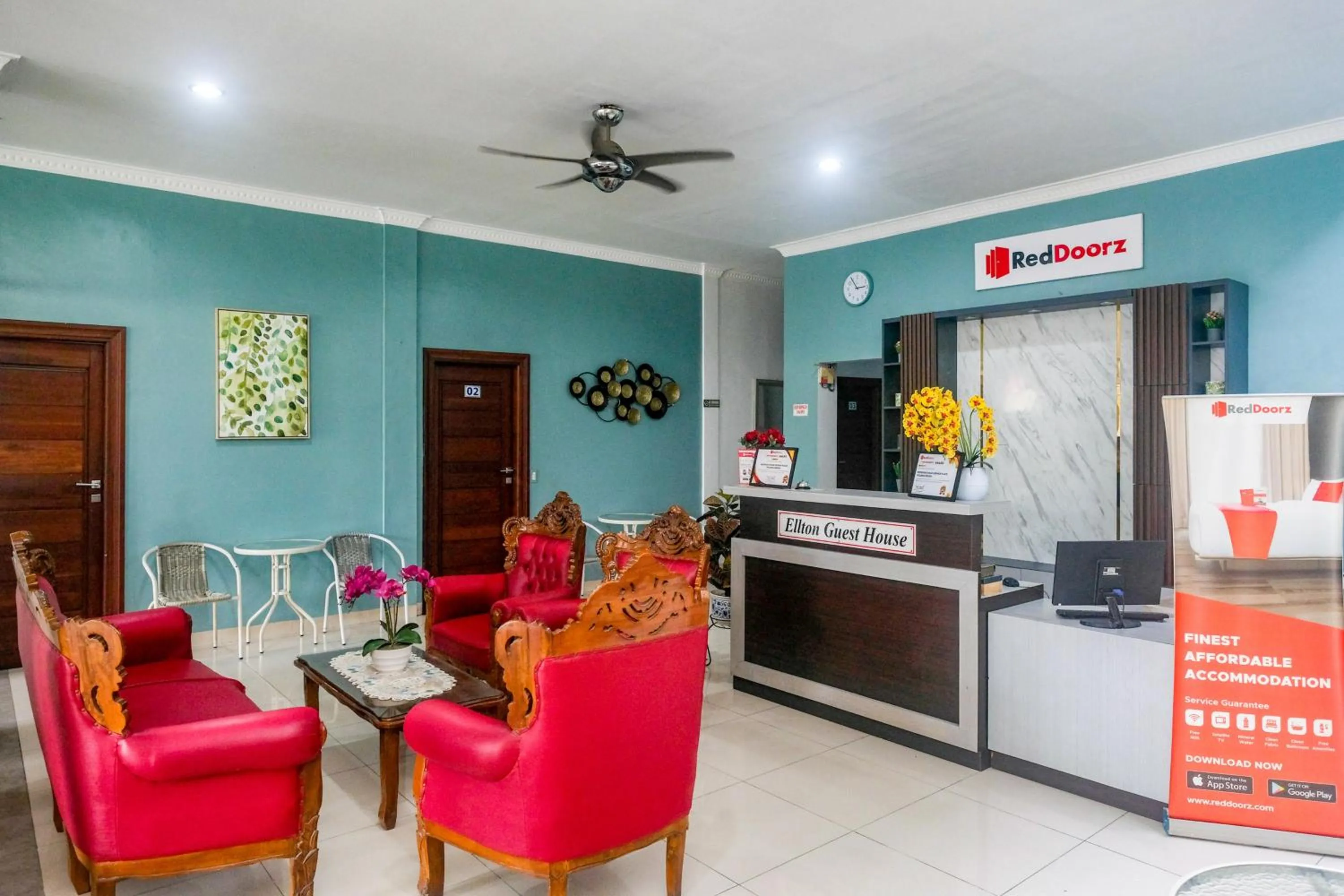 RedDoorz near Hermes Place Polonia Medan