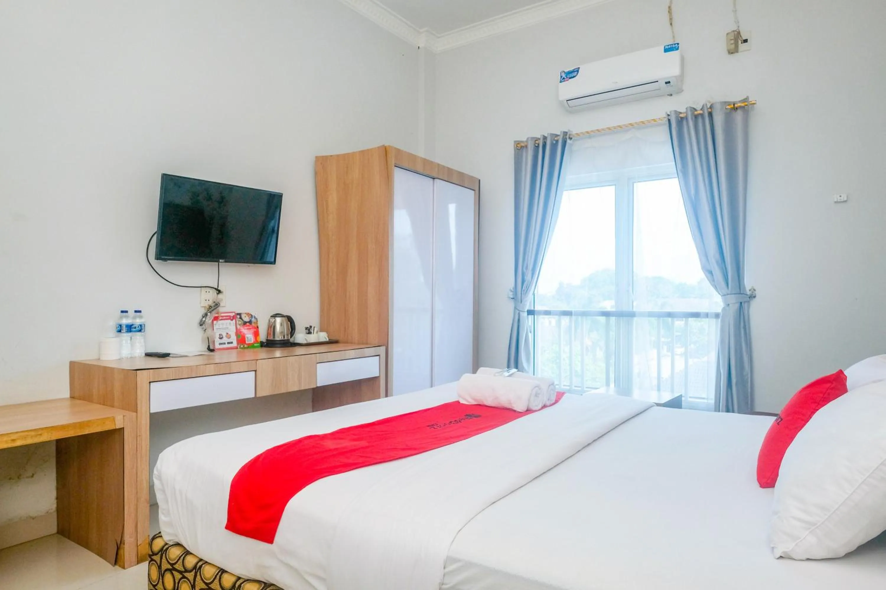 Bed in RedDoorz near Hermes Place Polonia Medan