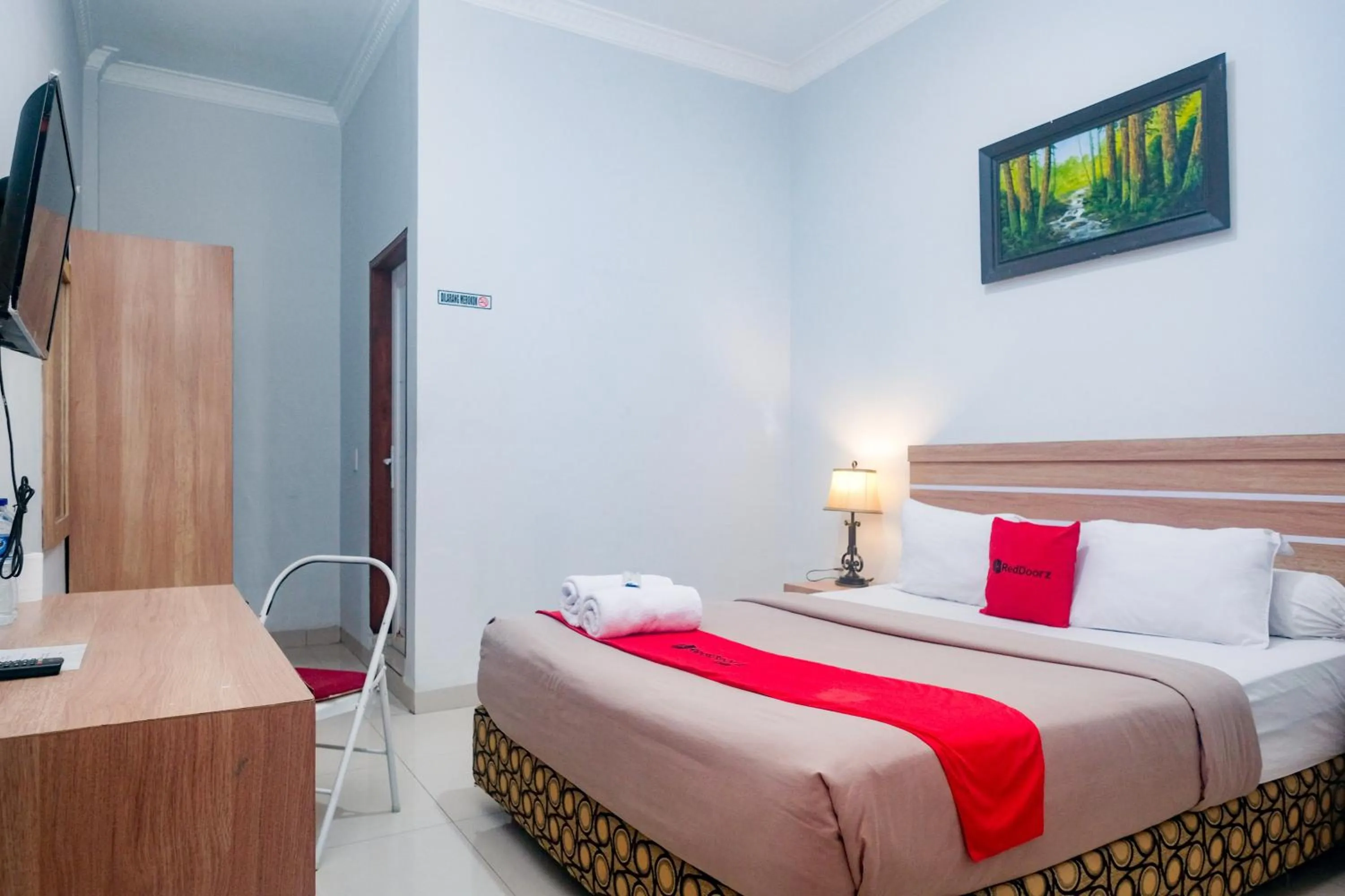 Bed in RedDoorz near Hermes Place Polonia Medan