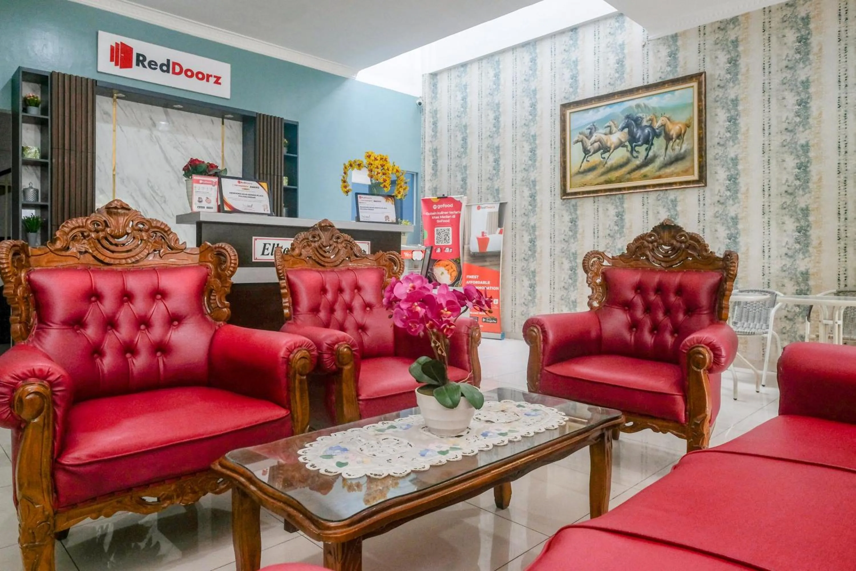 RedDoorz near Hermes Place Polonia Medan