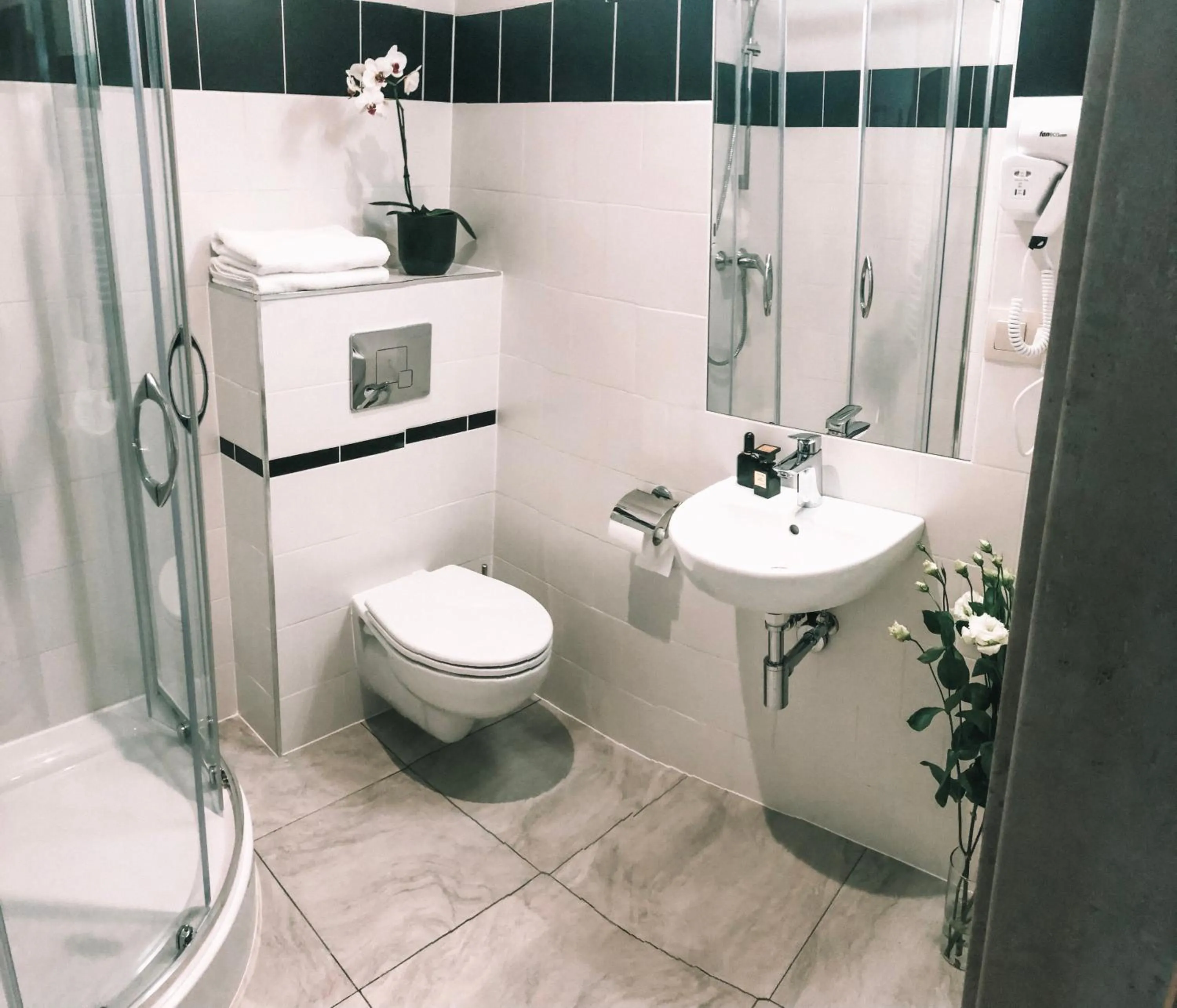 Toilet in poznańska19