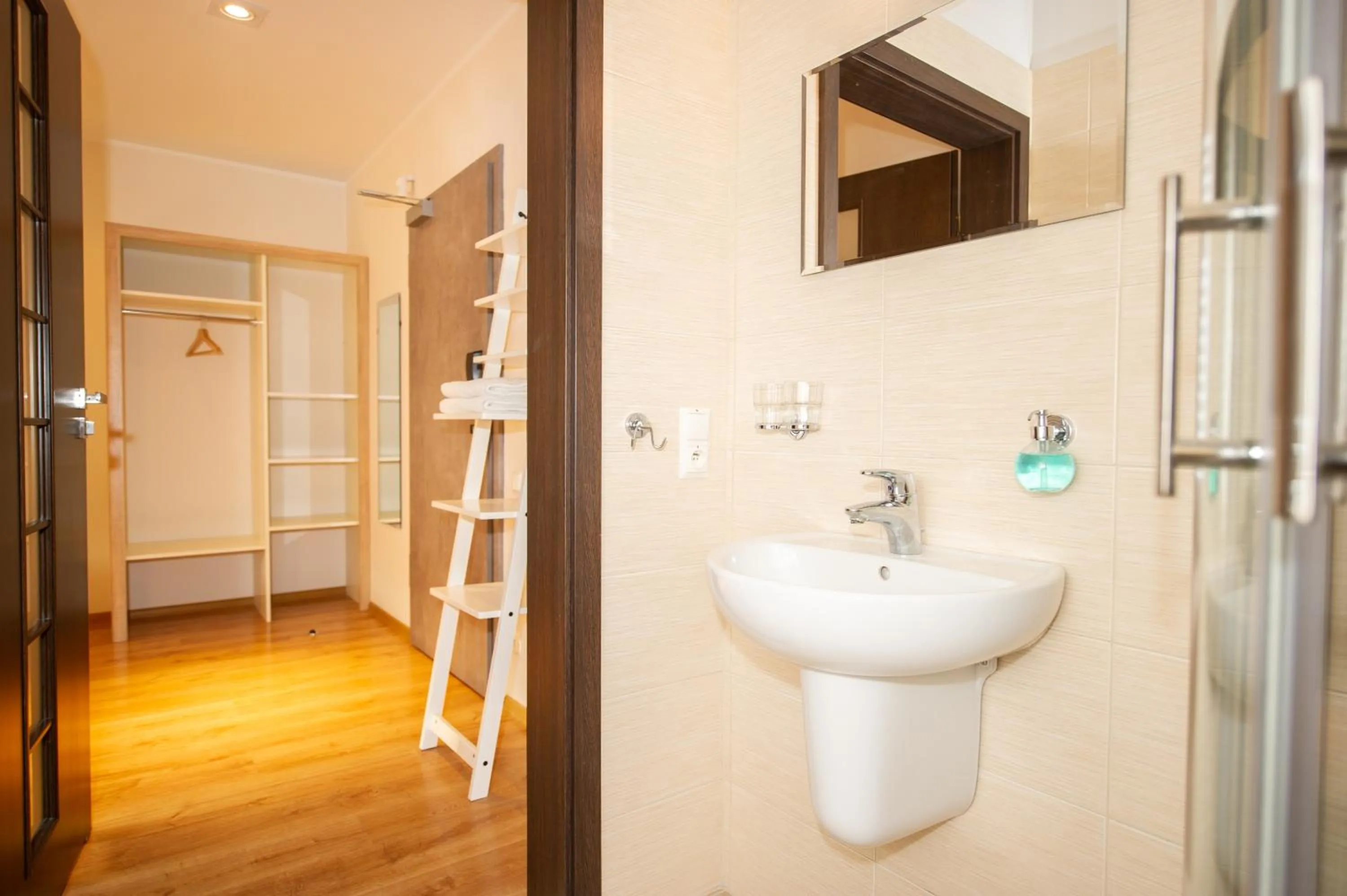 Bathroom in poznańska19