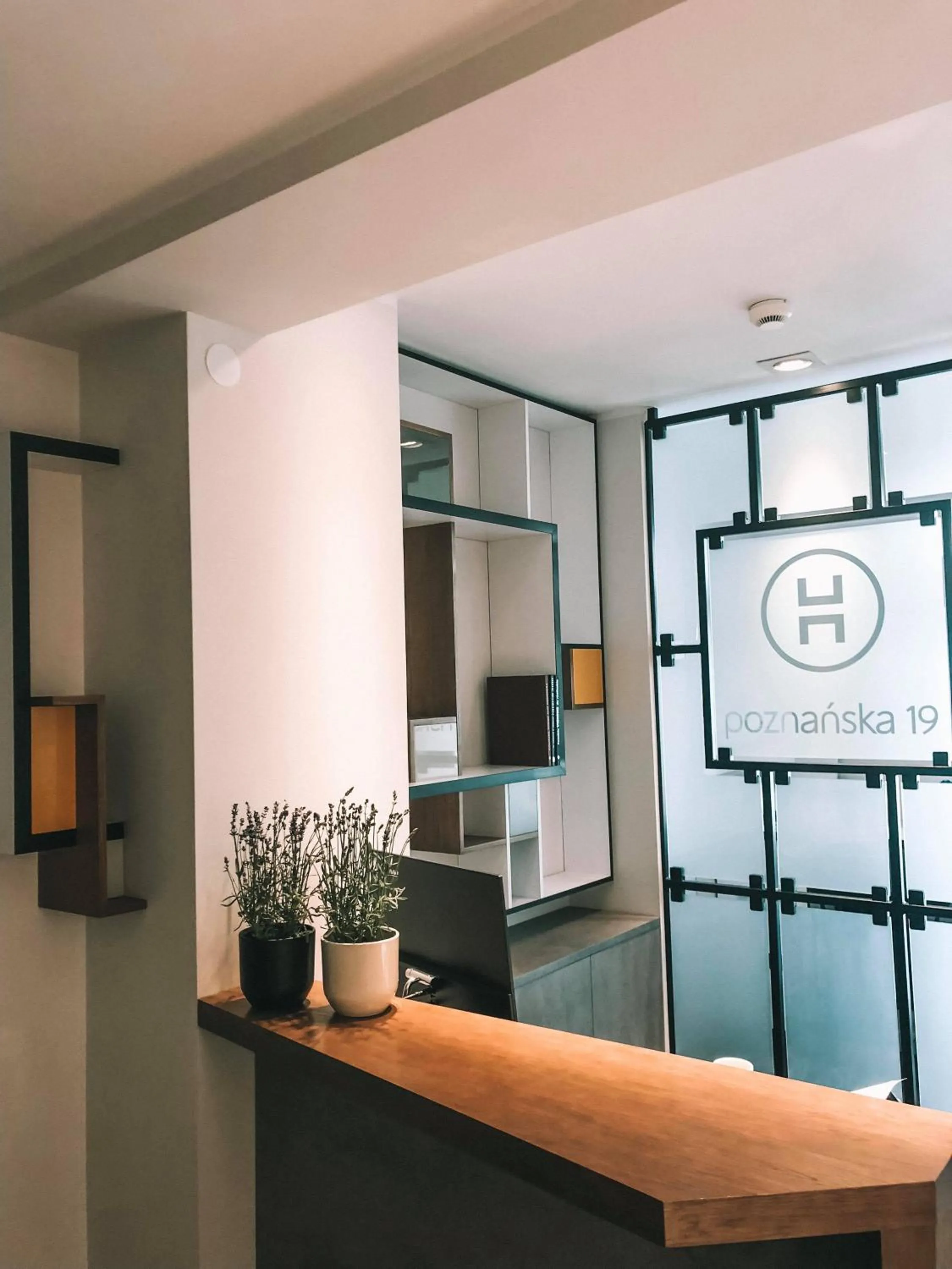 Facade/entrance in poznańska19