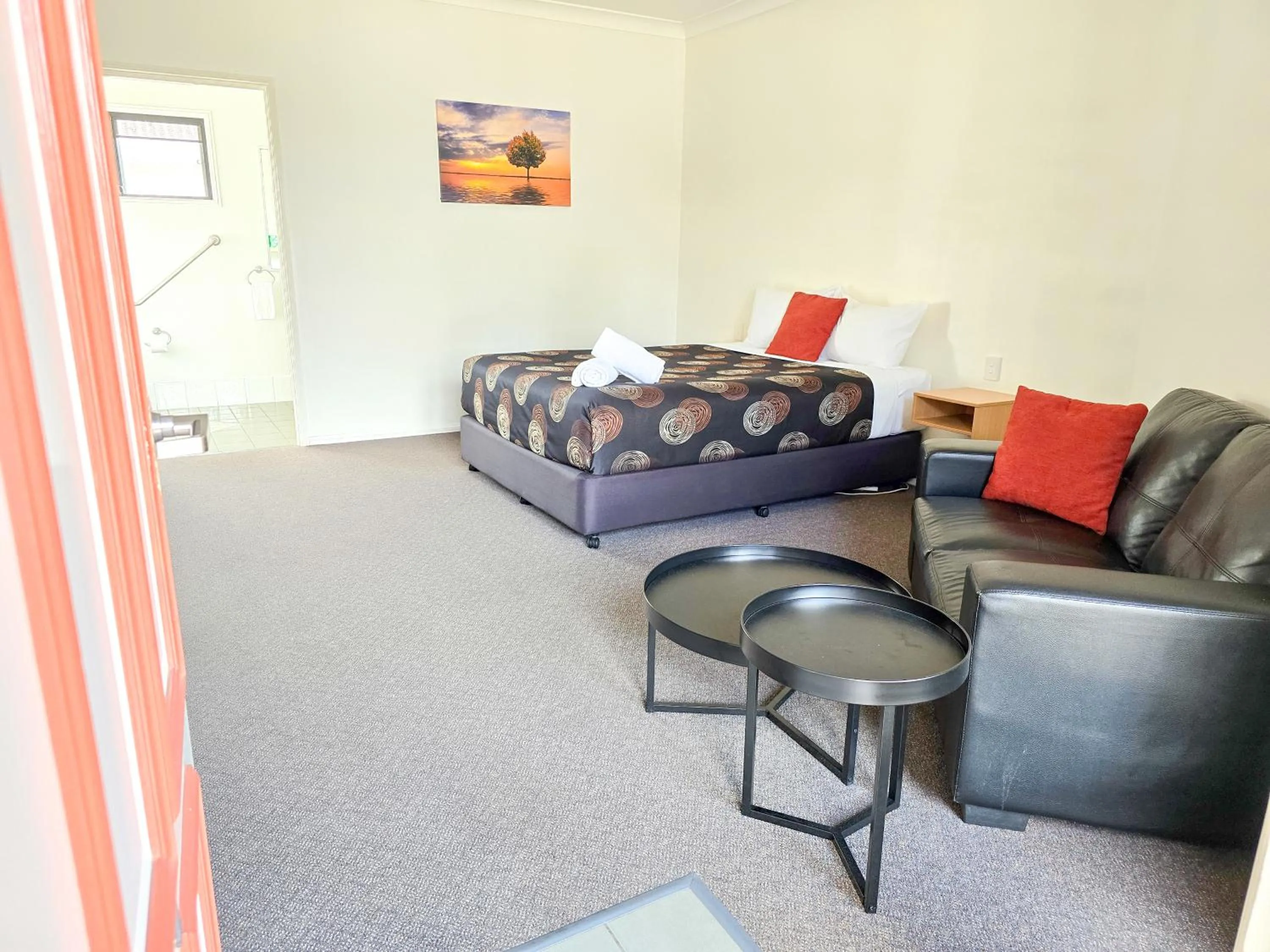 Bed in Ascot Lodge Motor Inn