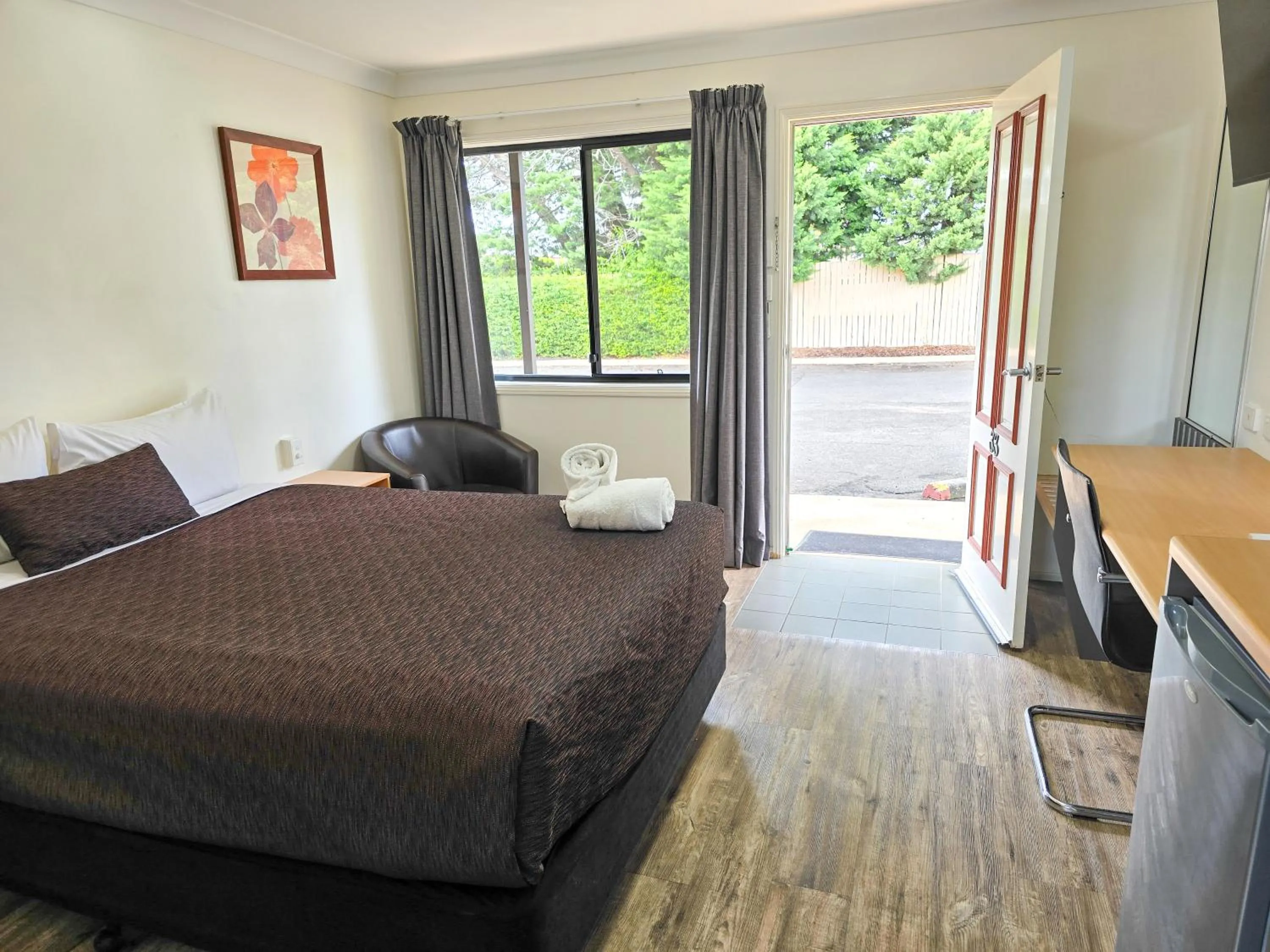 Bed in Ascot Lodge Motor Inn