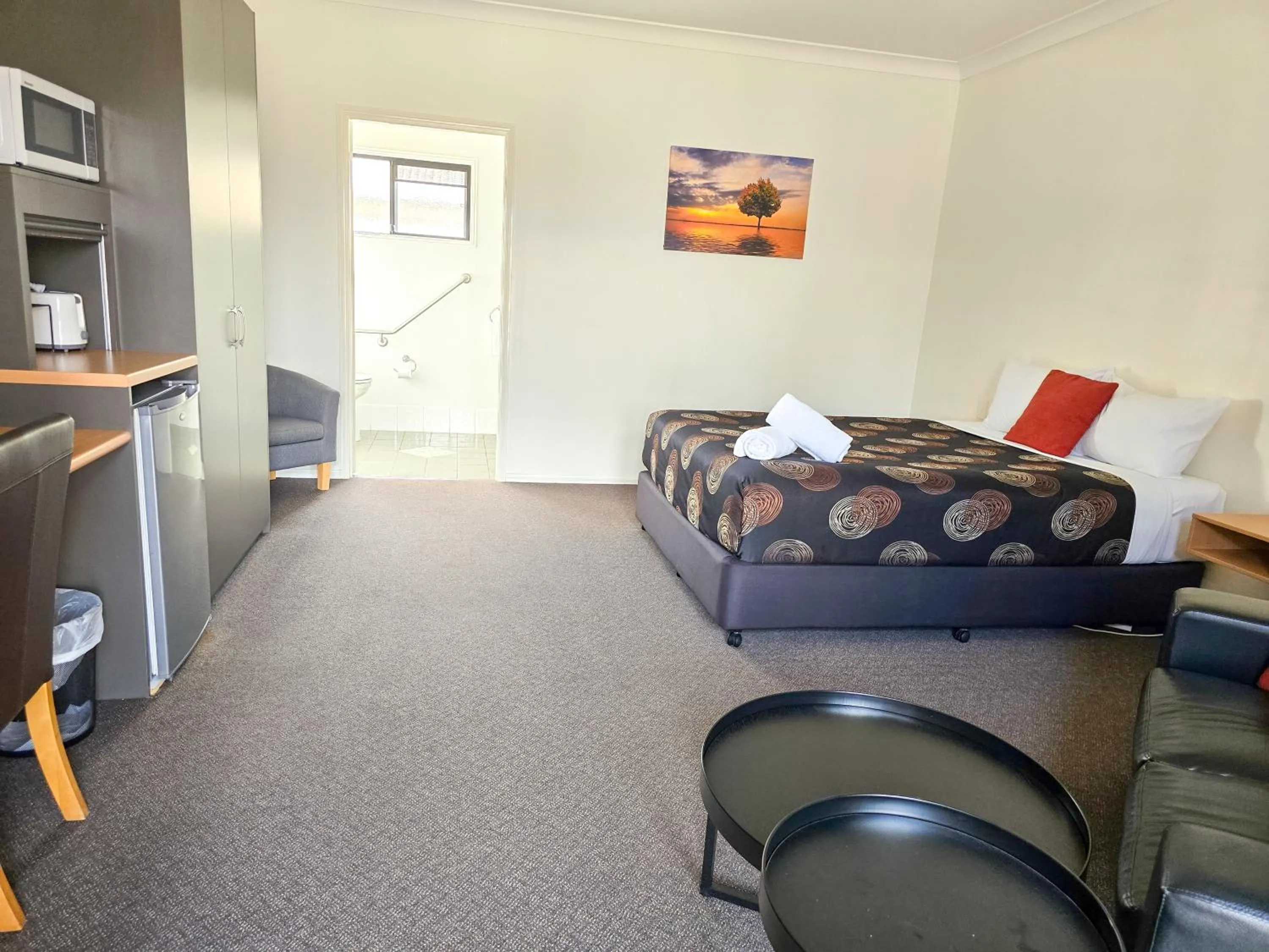 Bed in Ascot Lodge Motor Inn