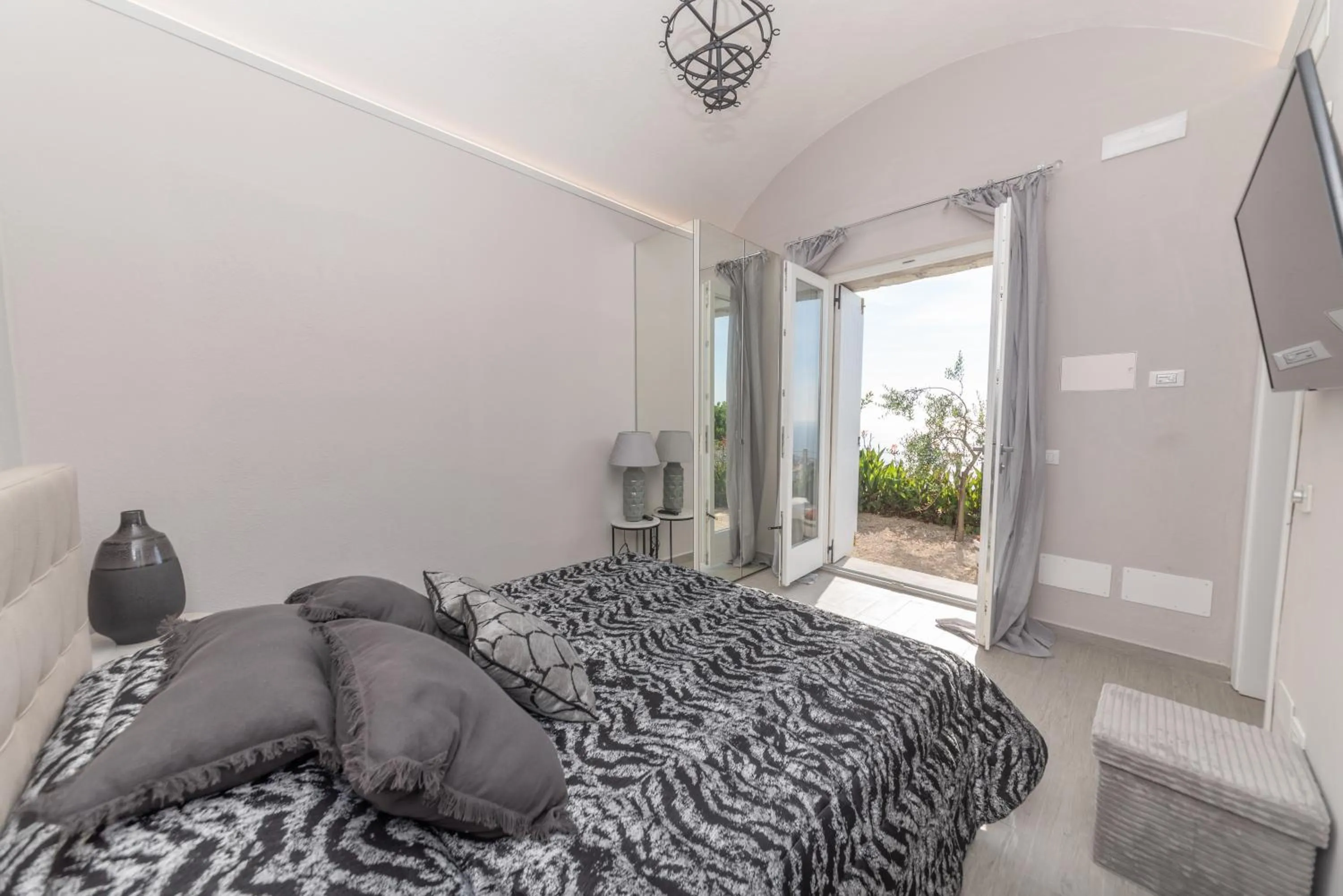 Photo of the whole room in Tenuta C'est la Vie