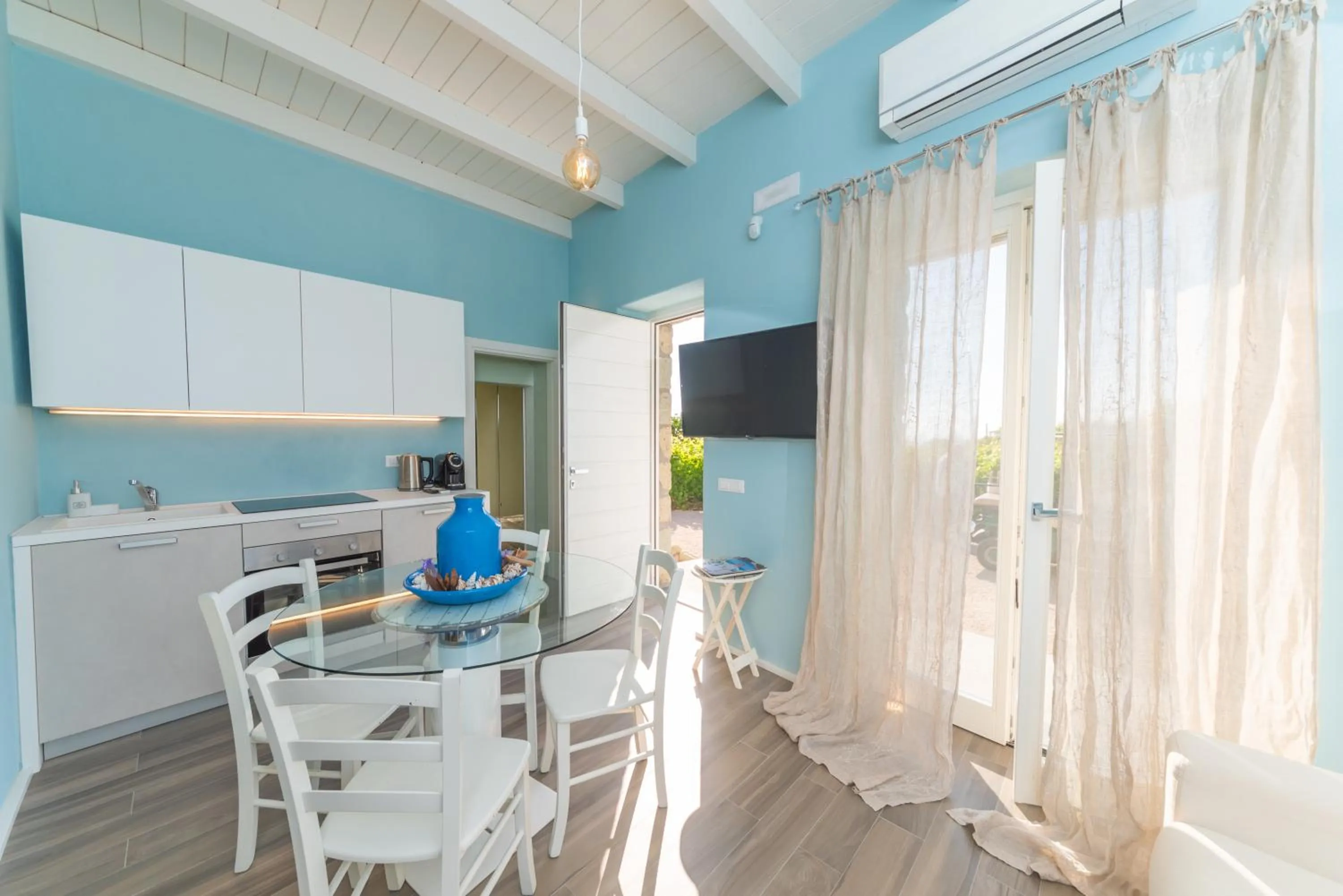 Kitchen or kitchenette in Tenuta C'est la Vie