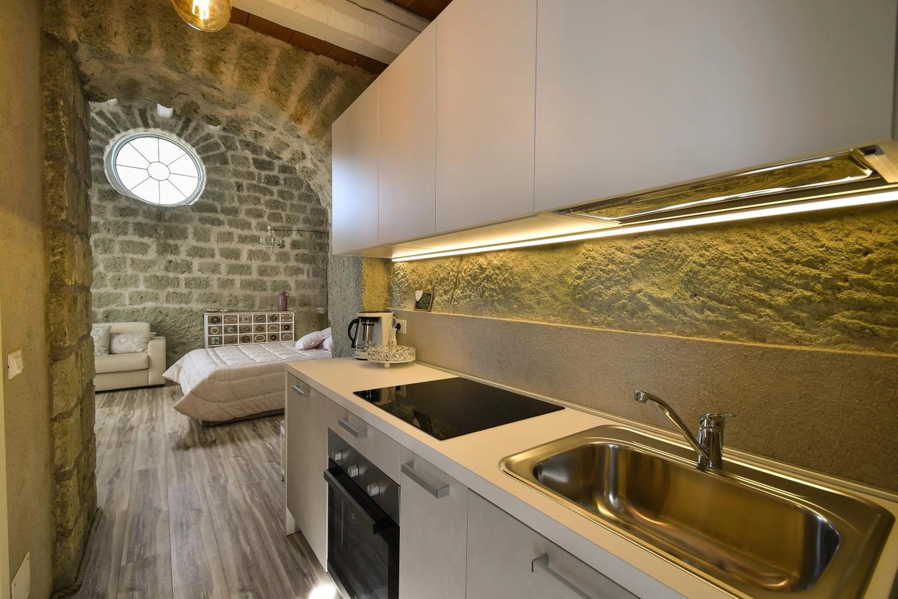 Kitchen or kitchenette in Tenuta C'est la Vie