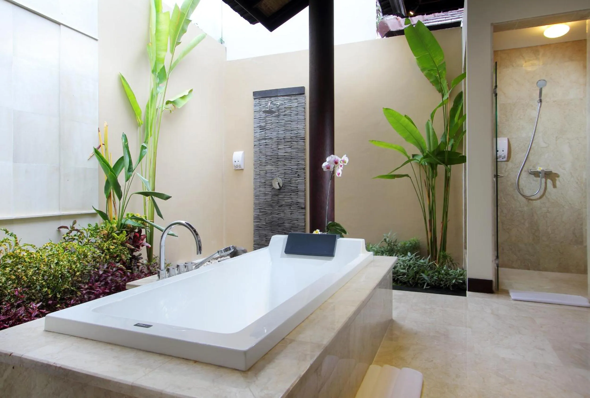 Shower in RC Villas and Spa Bali